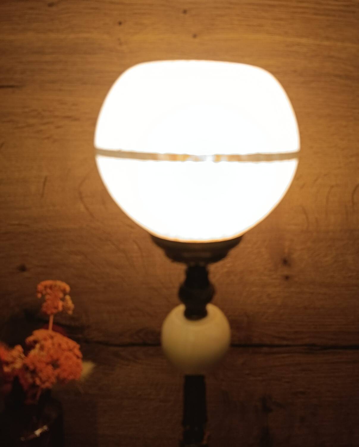 Art Deco lamp 1930 brass, alabaster, Clichy pink glass globe