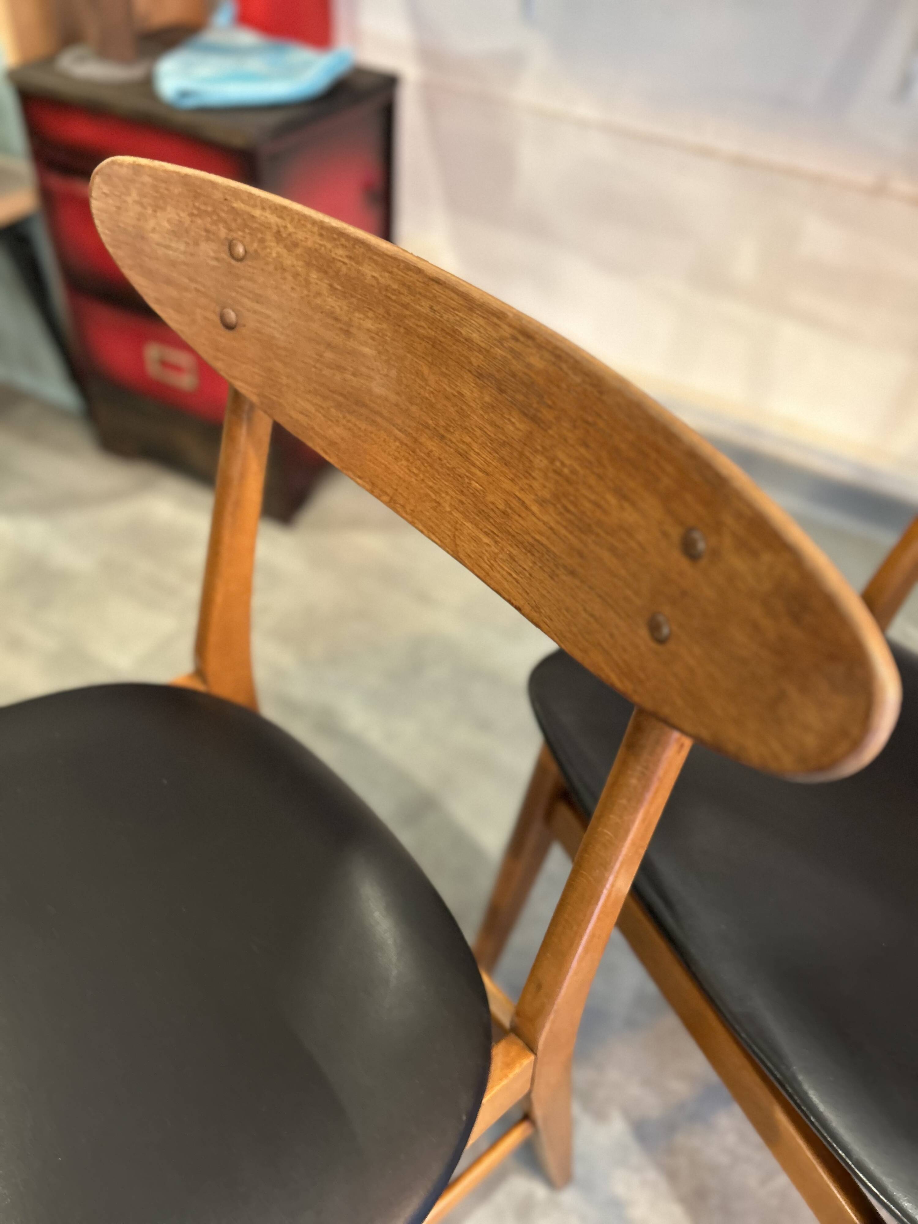 Pair of Danish Scandinavian chairs from the 1960s