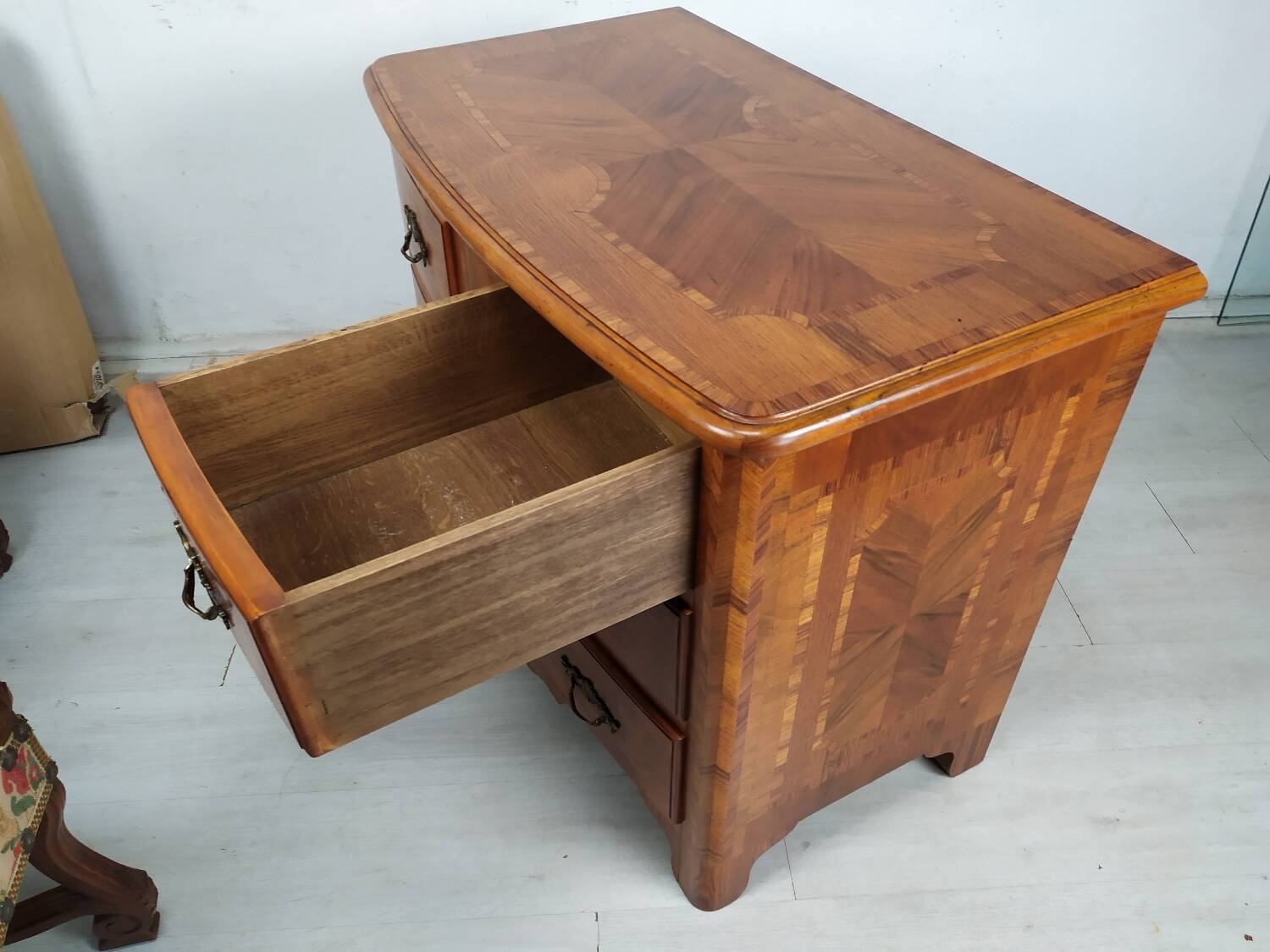 Commode de style marqueterie