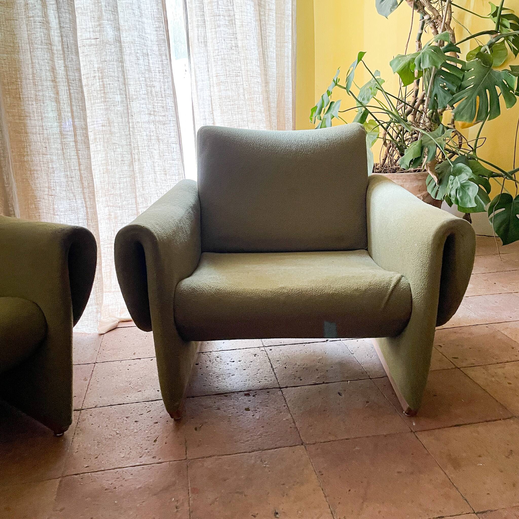 Set of a sofa and 2 armchairs