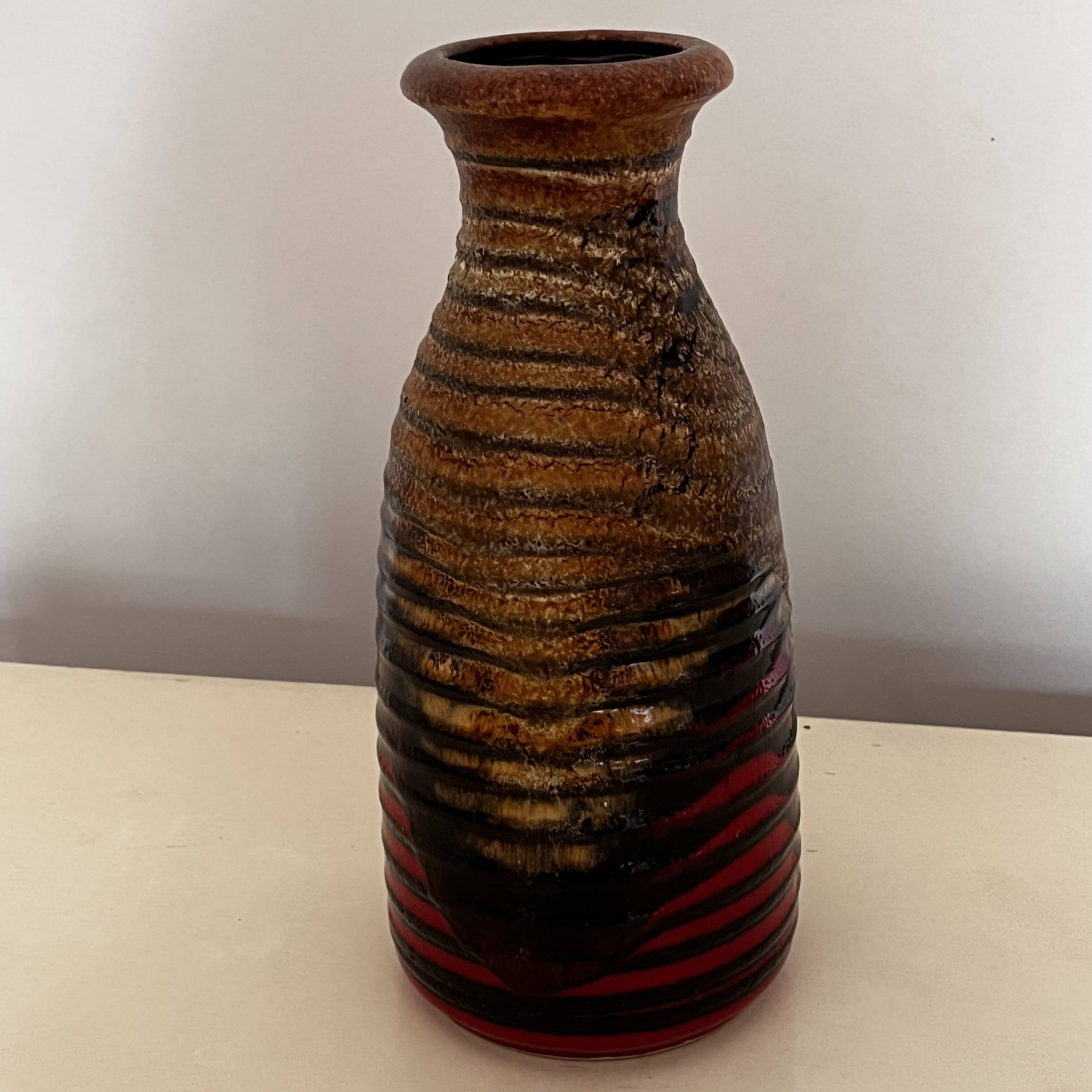 Vase with handle
