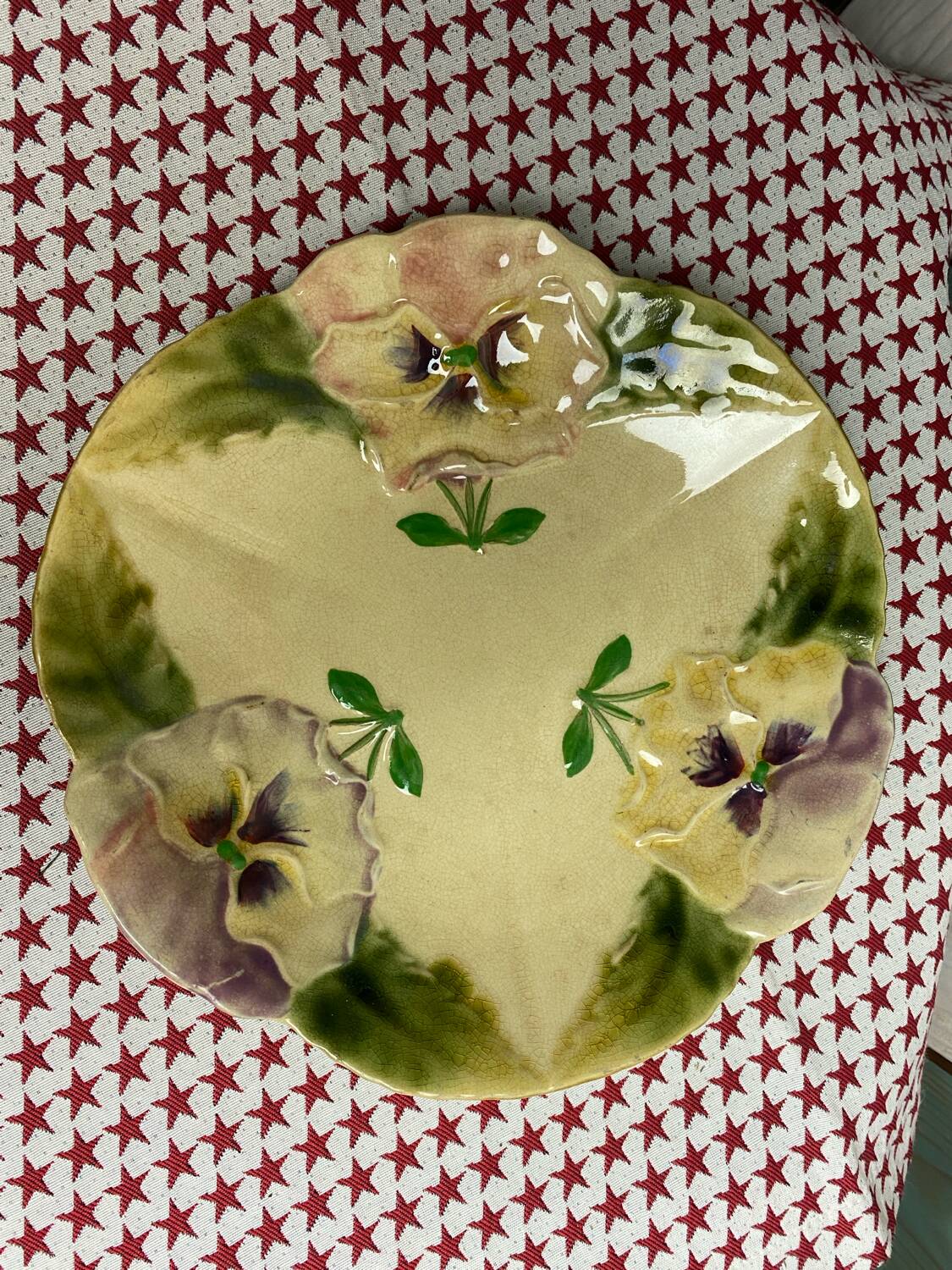 Antique Choisy Le Roi majolica plate