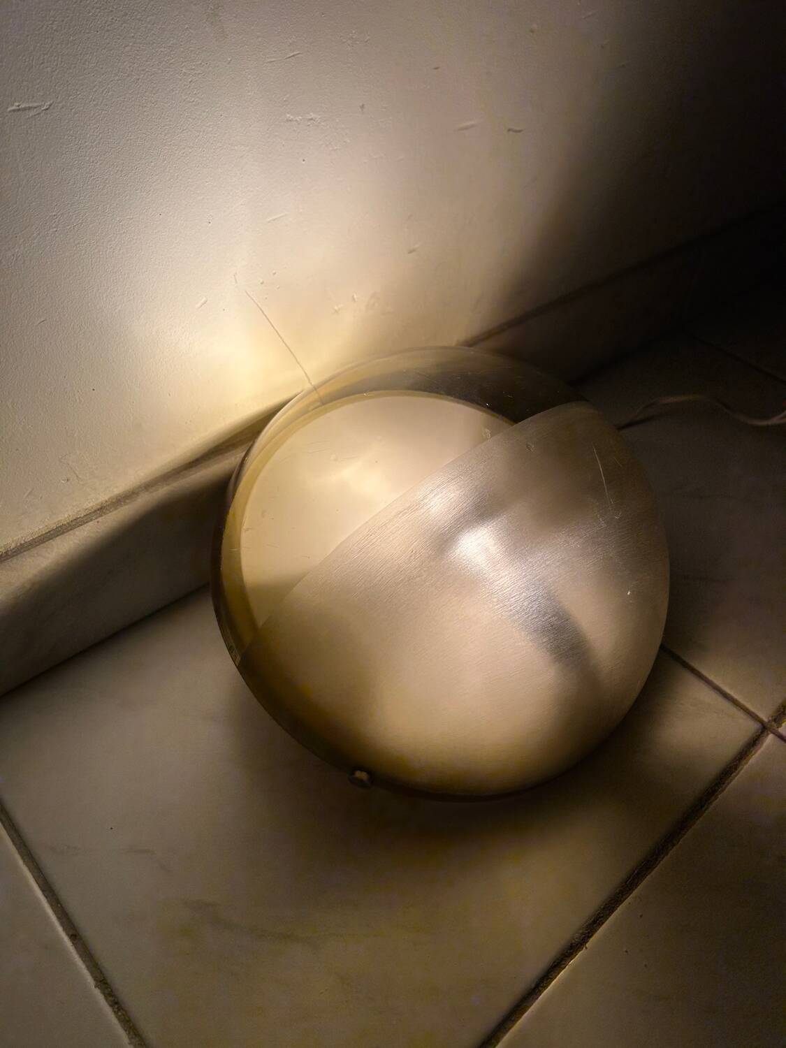 Guzzini wall lamp model 'Medio'