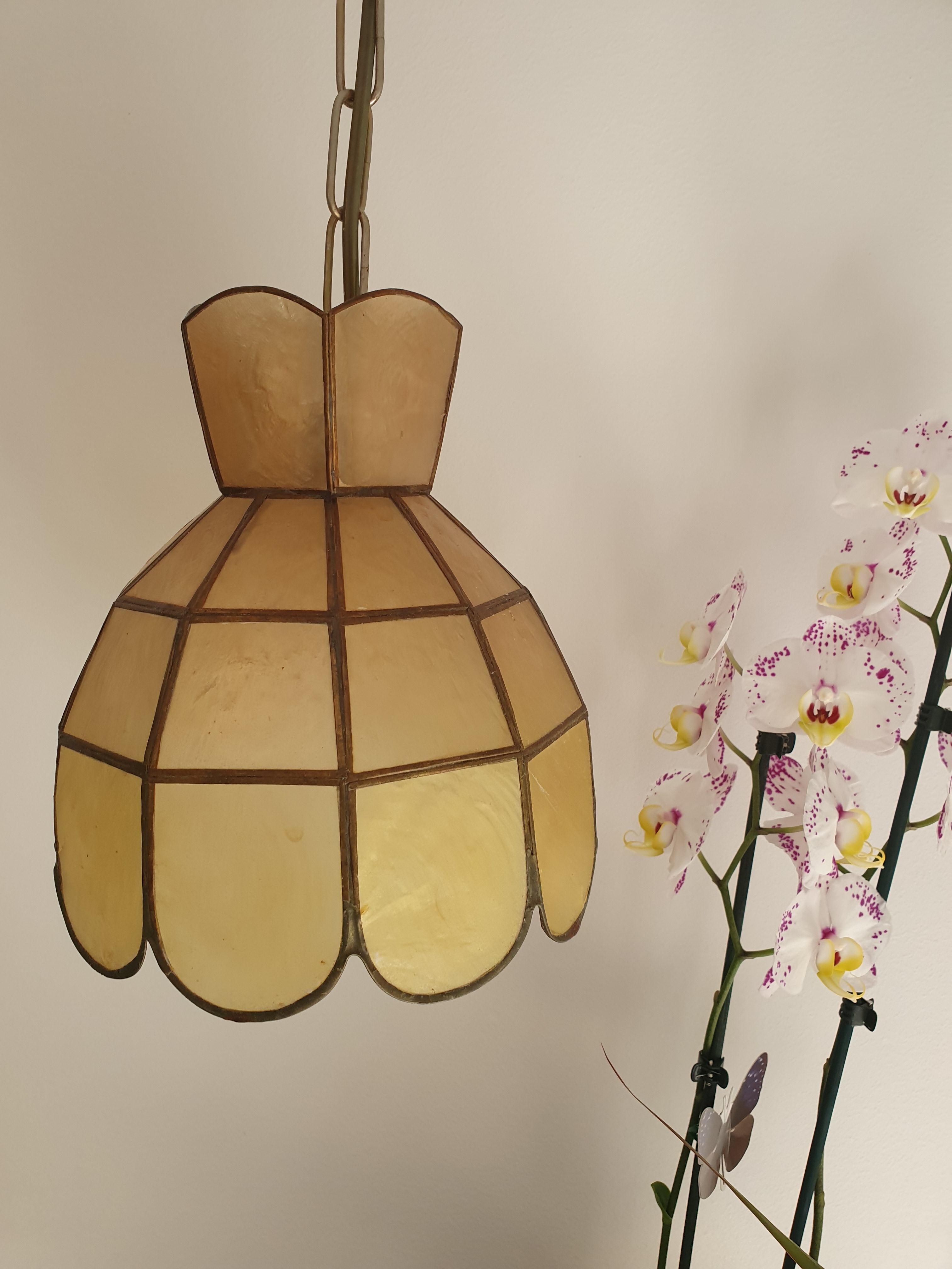 Hanging lamp brass flower and yellow mother-of-pearl
