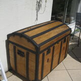 Old Italian curved trunk with fully restored "drawer"