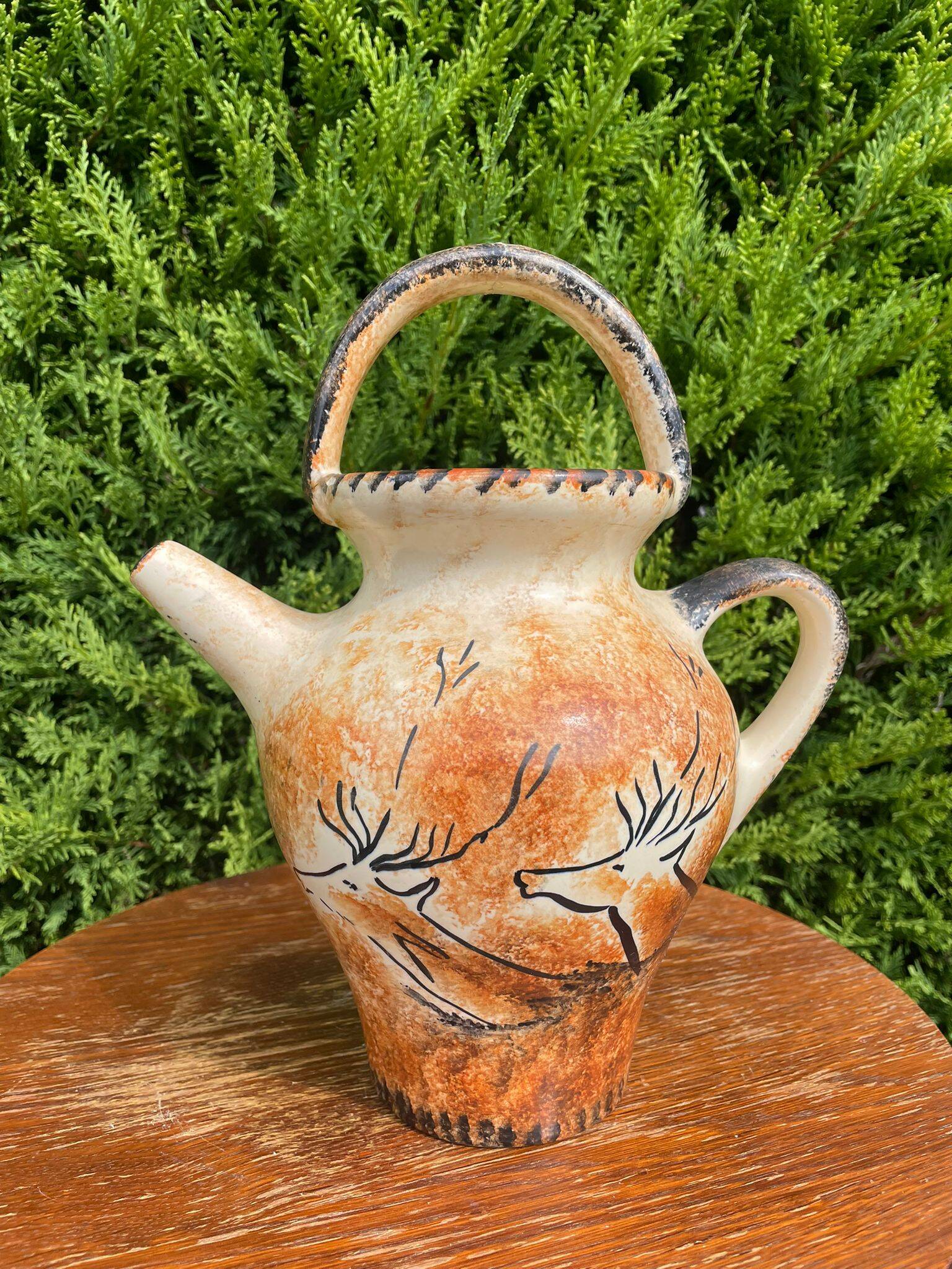 Lascaux prehistoric decorative pottery by Bruno Dose