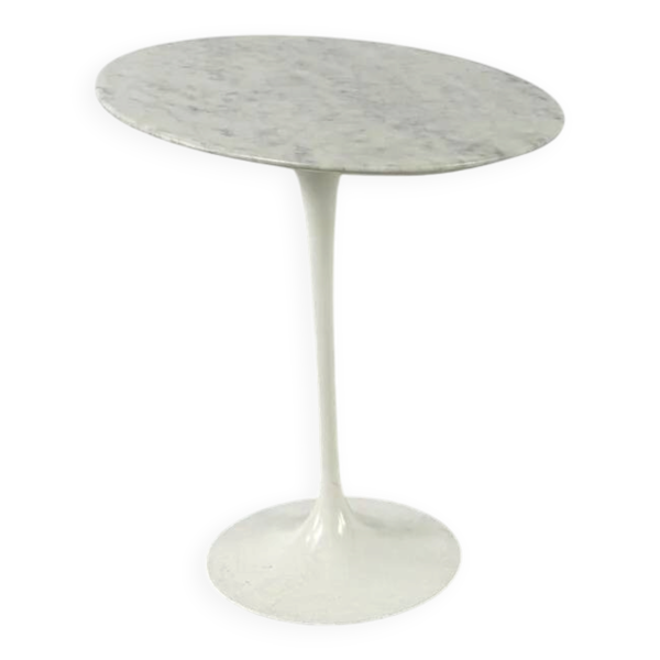 Guéridon Tulipe ovale par Eero Saarinen pour Knoll International – 1960
