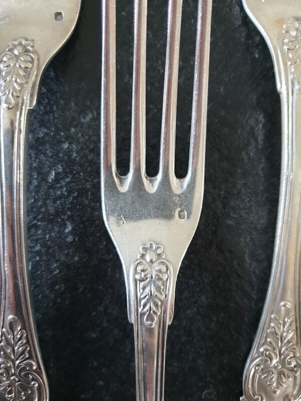 Set of 6 solid silver forks, Hénin goldsmith et cie, Minerve punch