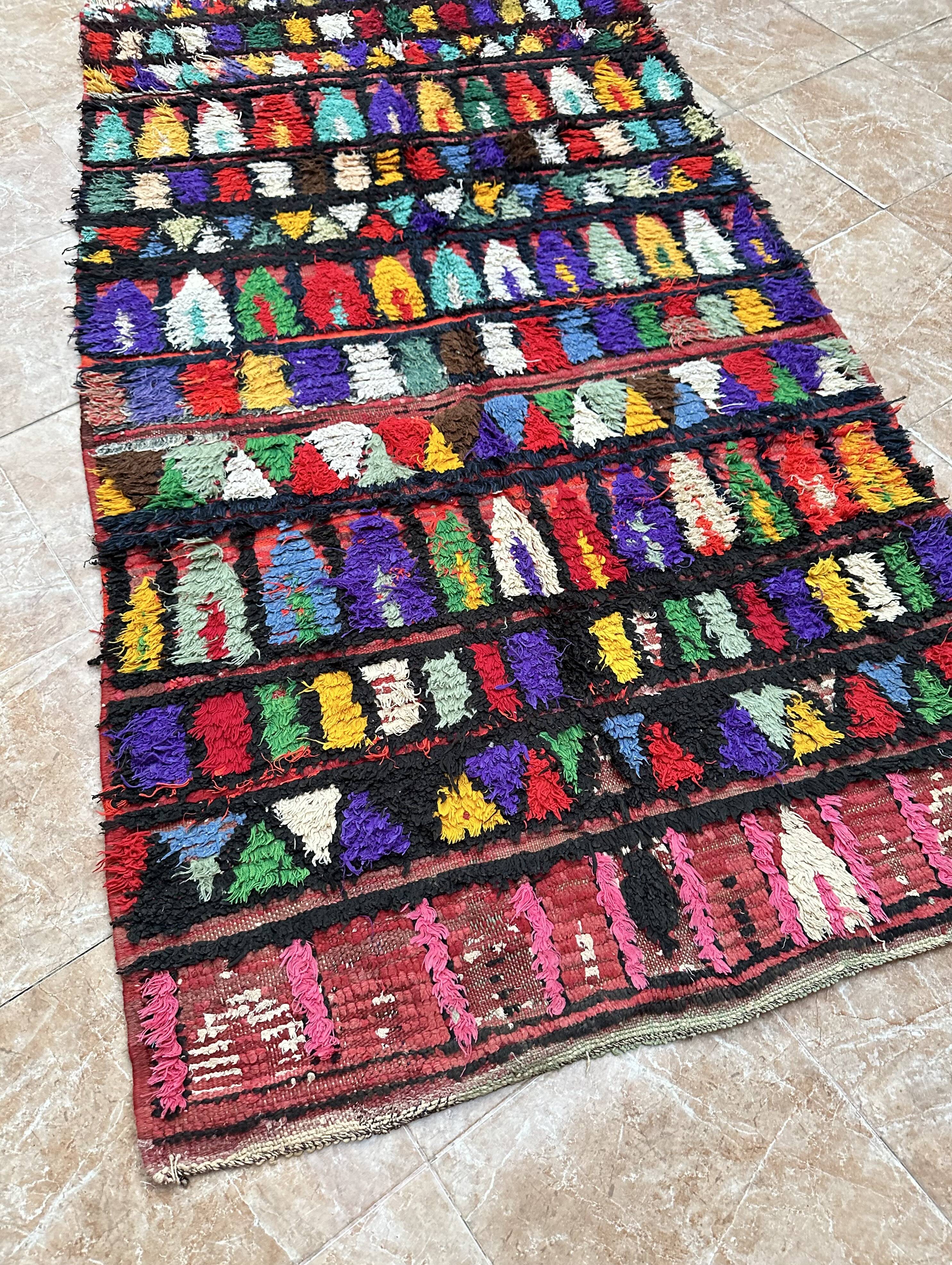 Vintage Moroccan Boujaad rug: Small abstract red Boucherouite rug.