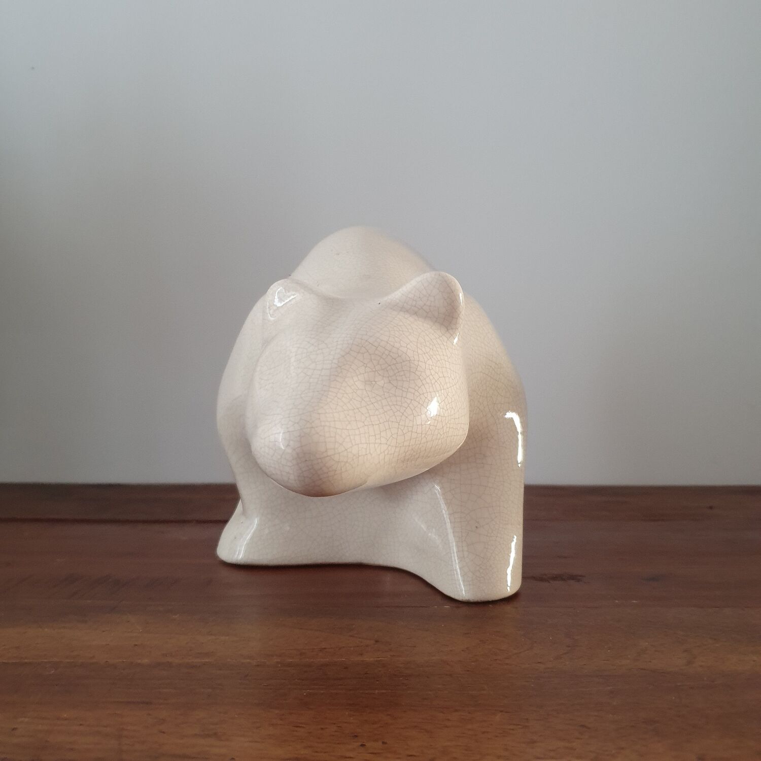 Cracked porcelain polar bear