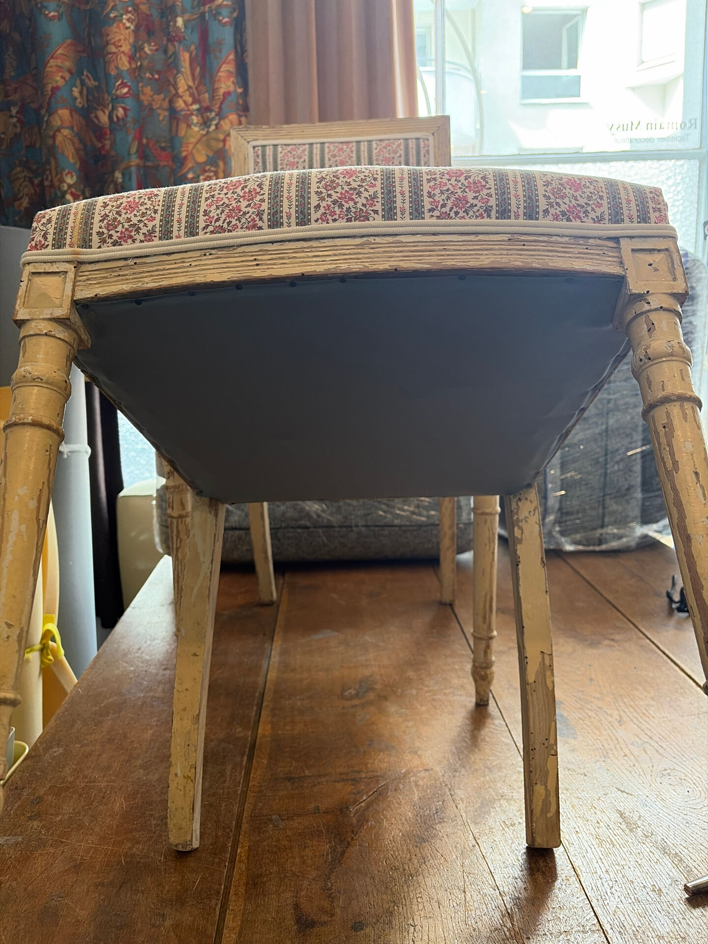 Paire de chaises Louis XVI