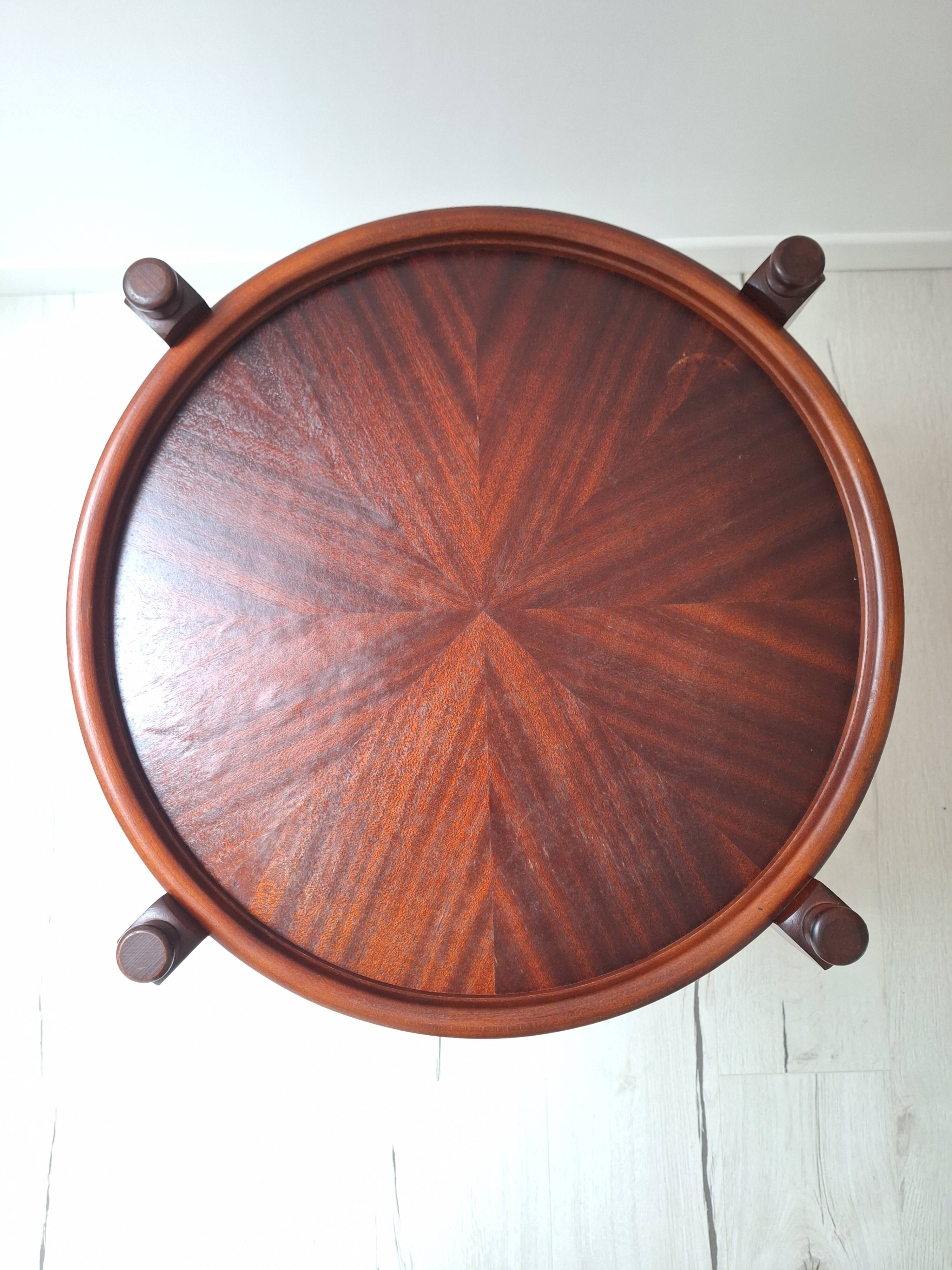 Coffee table / Side table / Round wooden end table