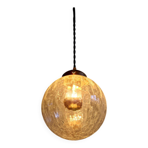 Suspension en verre craquelé