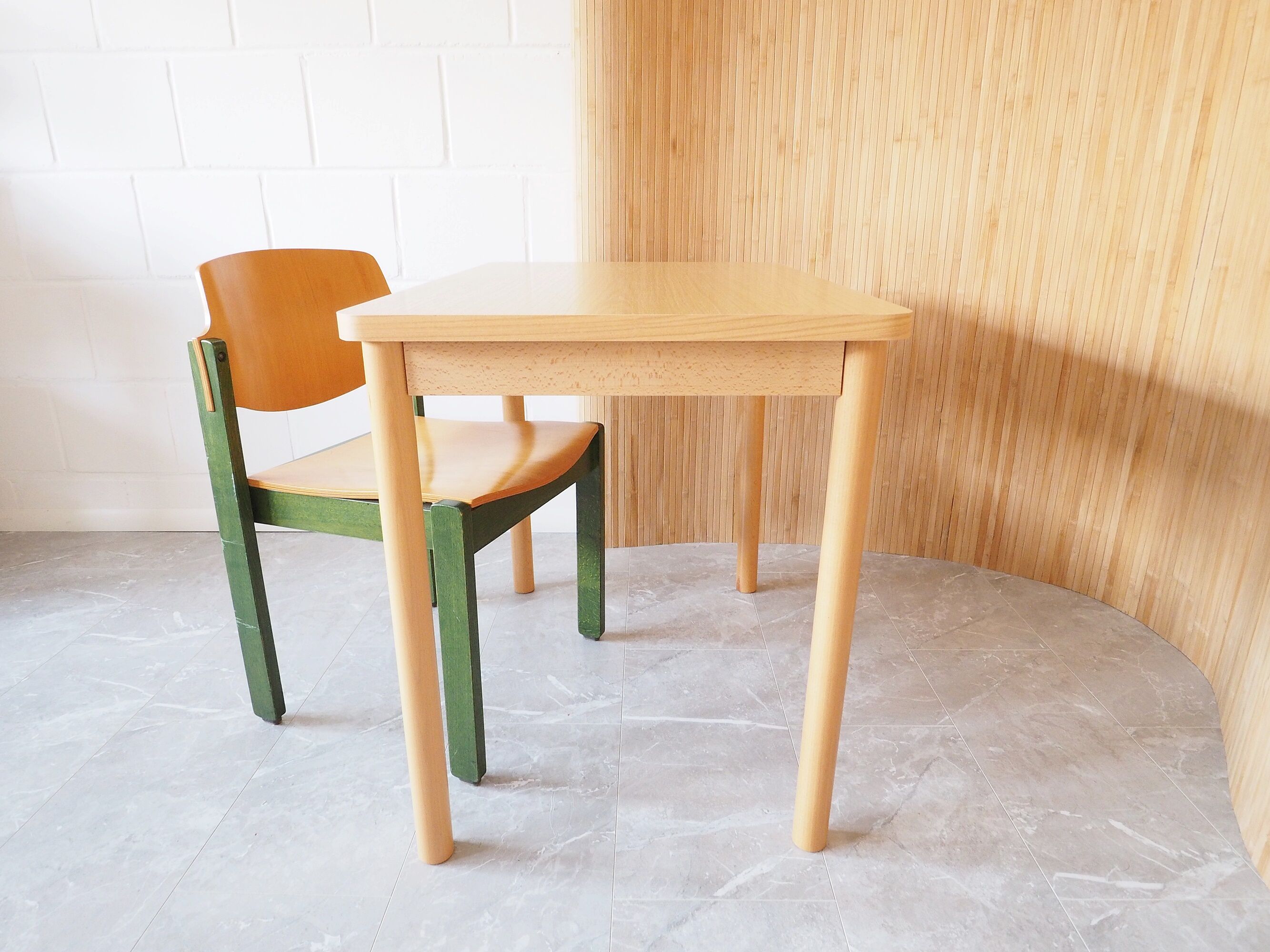 Table de cuisine en bois des années 1980