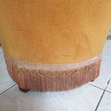 Golden toad chair