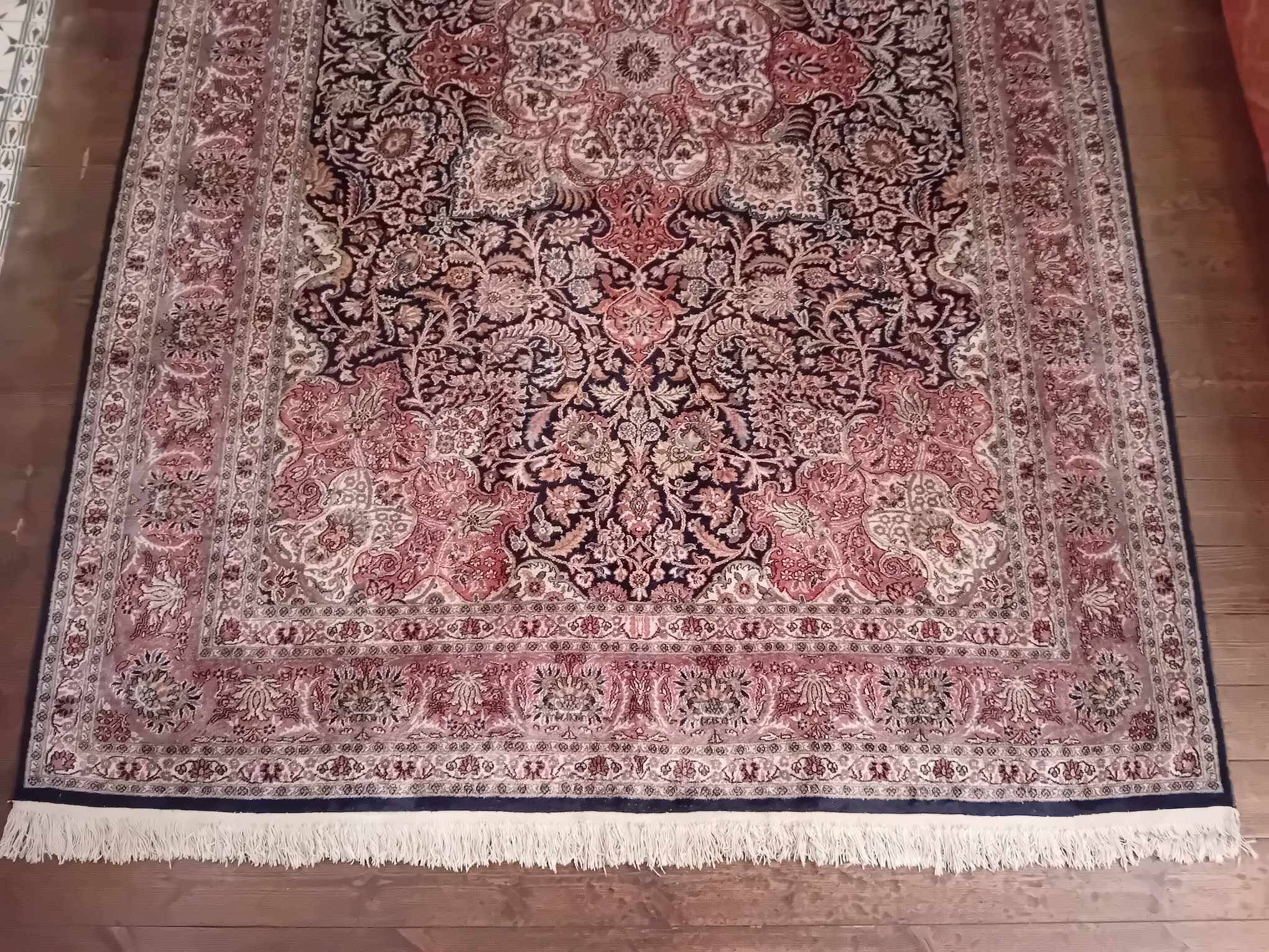 Handmade silk cashmere rug 282×186cm