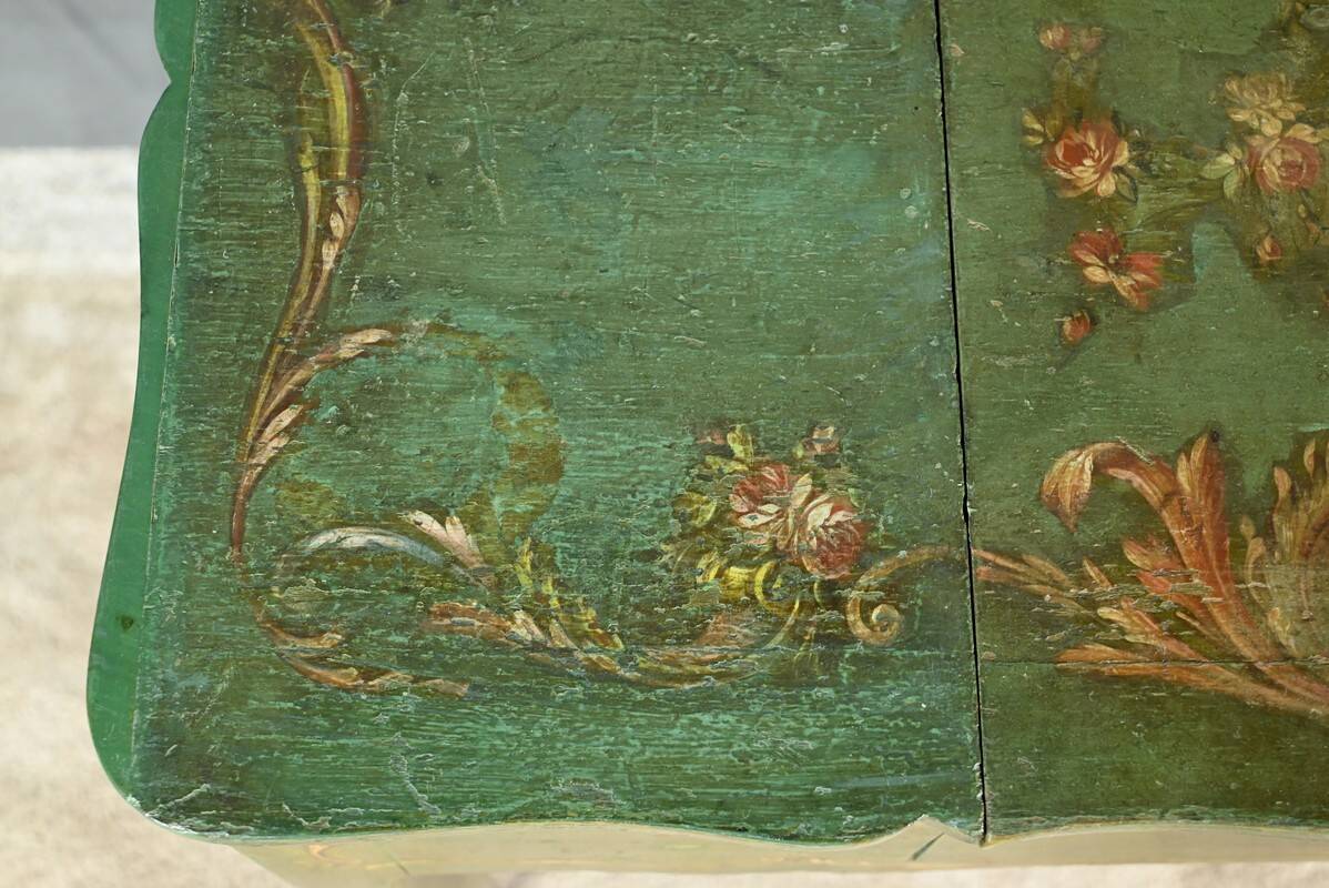 Small Painted Oak Dressing Table, Louis XV style – Late 18th century