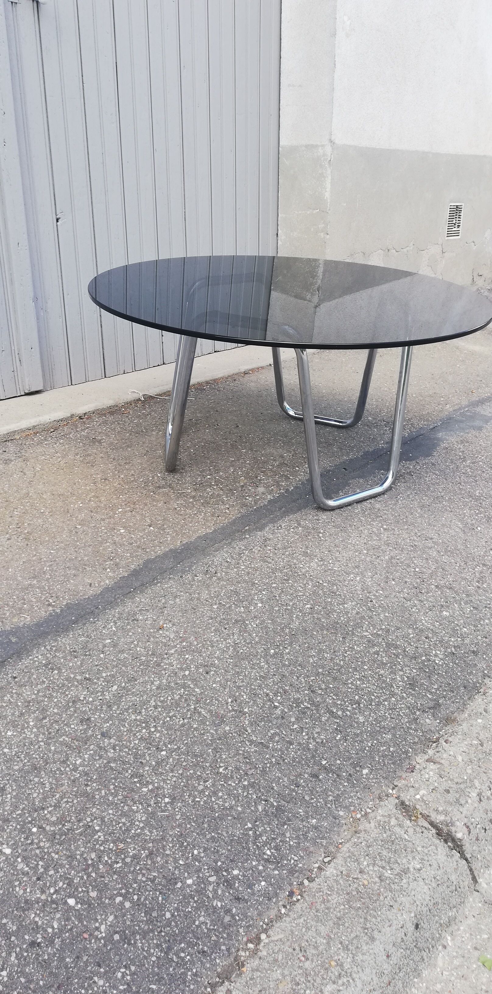 Table basse vintage chrome et verre fumé