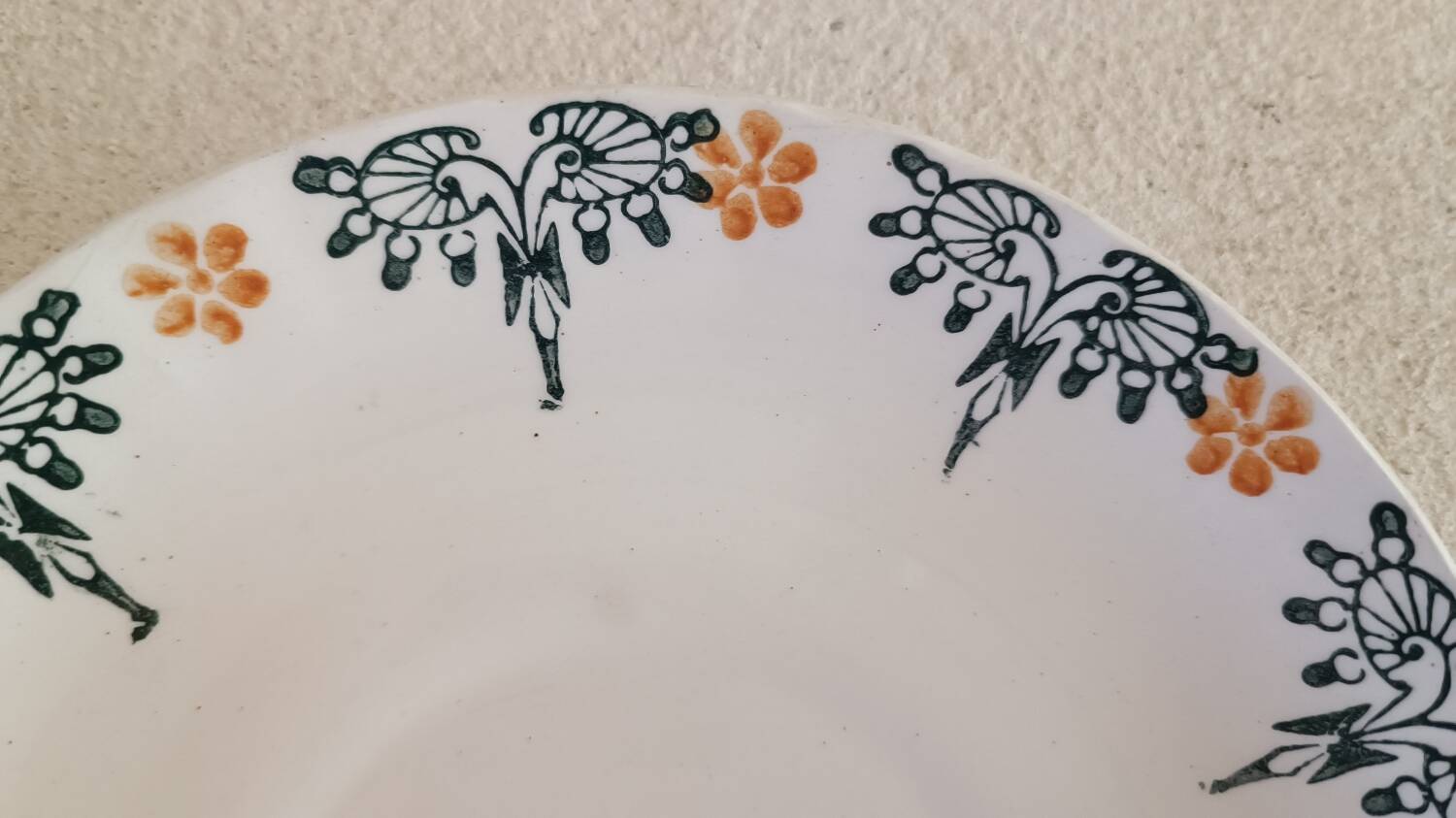 2 Art Nouveau saucers