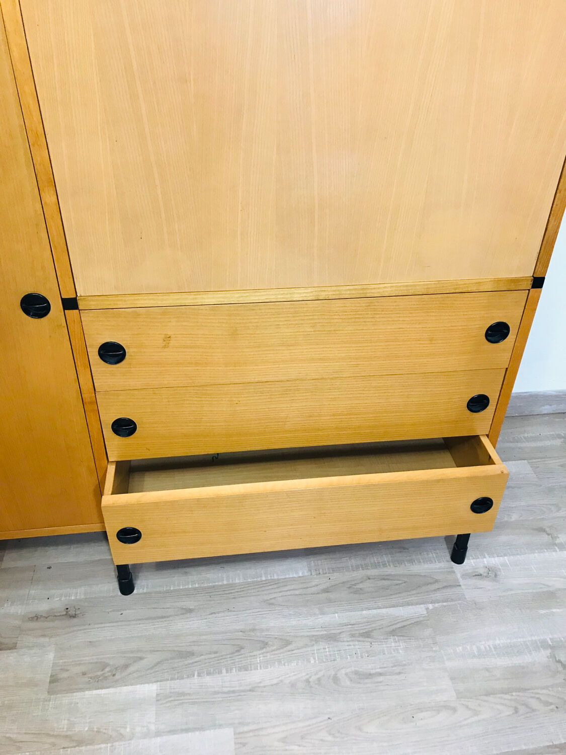 Office secretary A.R.P. Minvielle edition