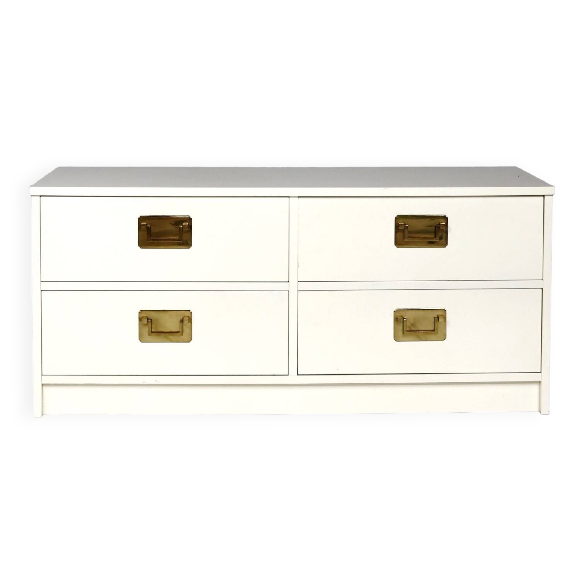 White lacquered chest of drawers and brass handles, 1970s