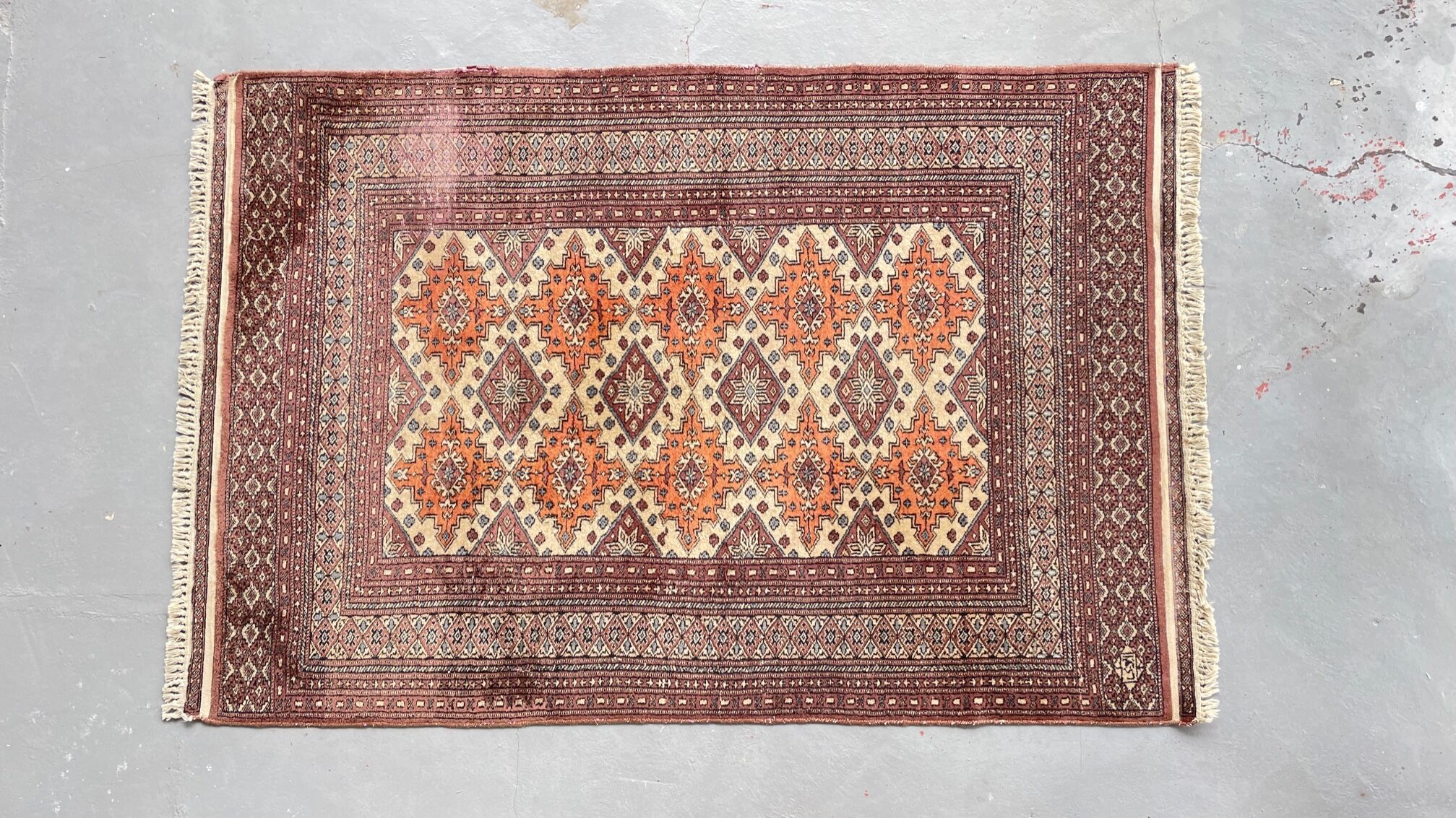 Oriental carpet pakistan 196cm x 126cm