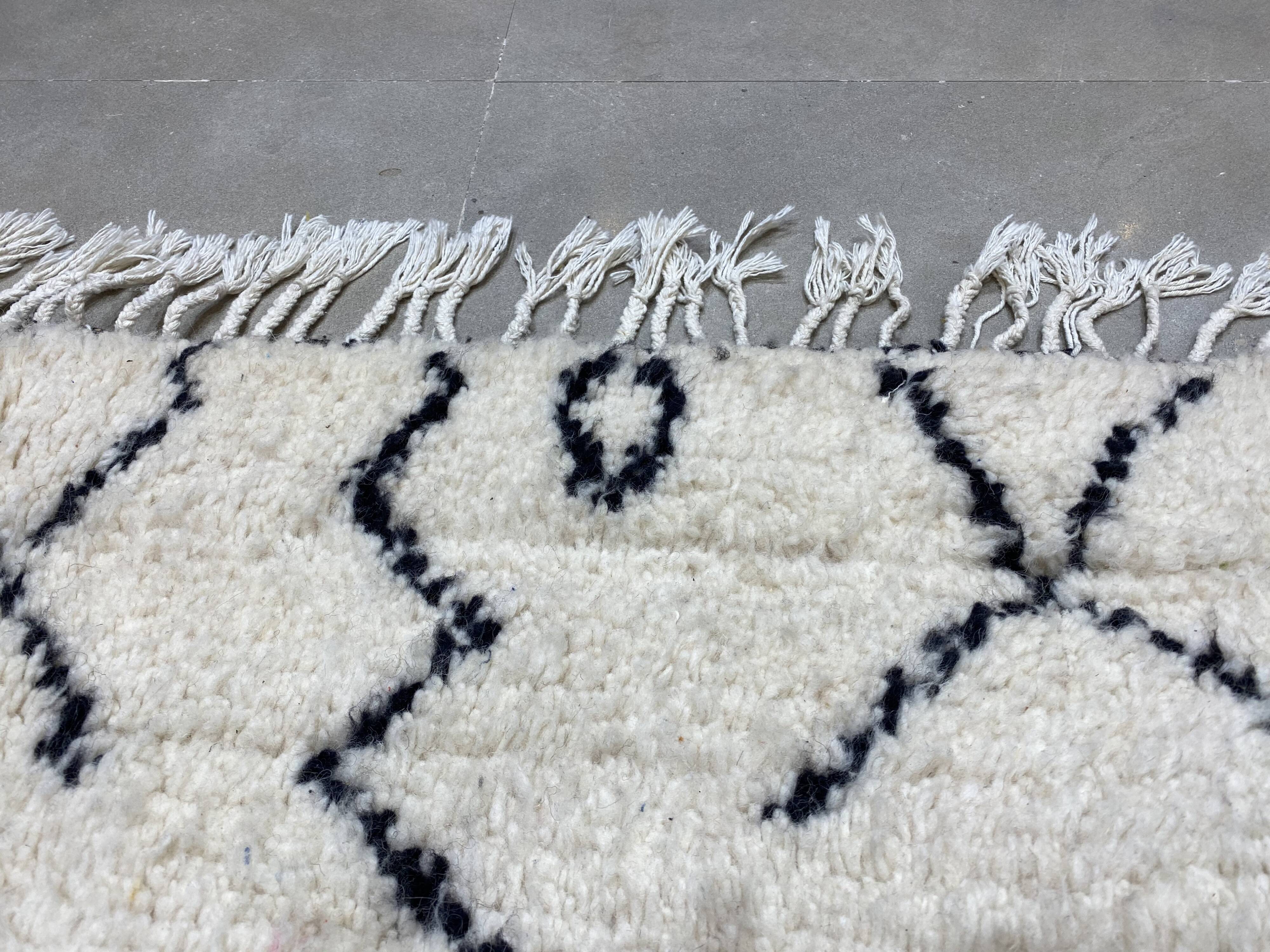 Berber white & black wool carpet 160x255cm