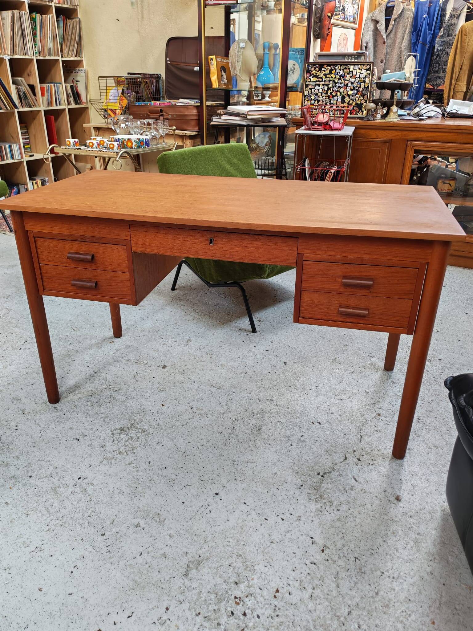 Bureau moderniste vintage style scandinave années 60