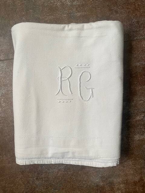 Similar listings: Antique monogrammed RG cotton sheet