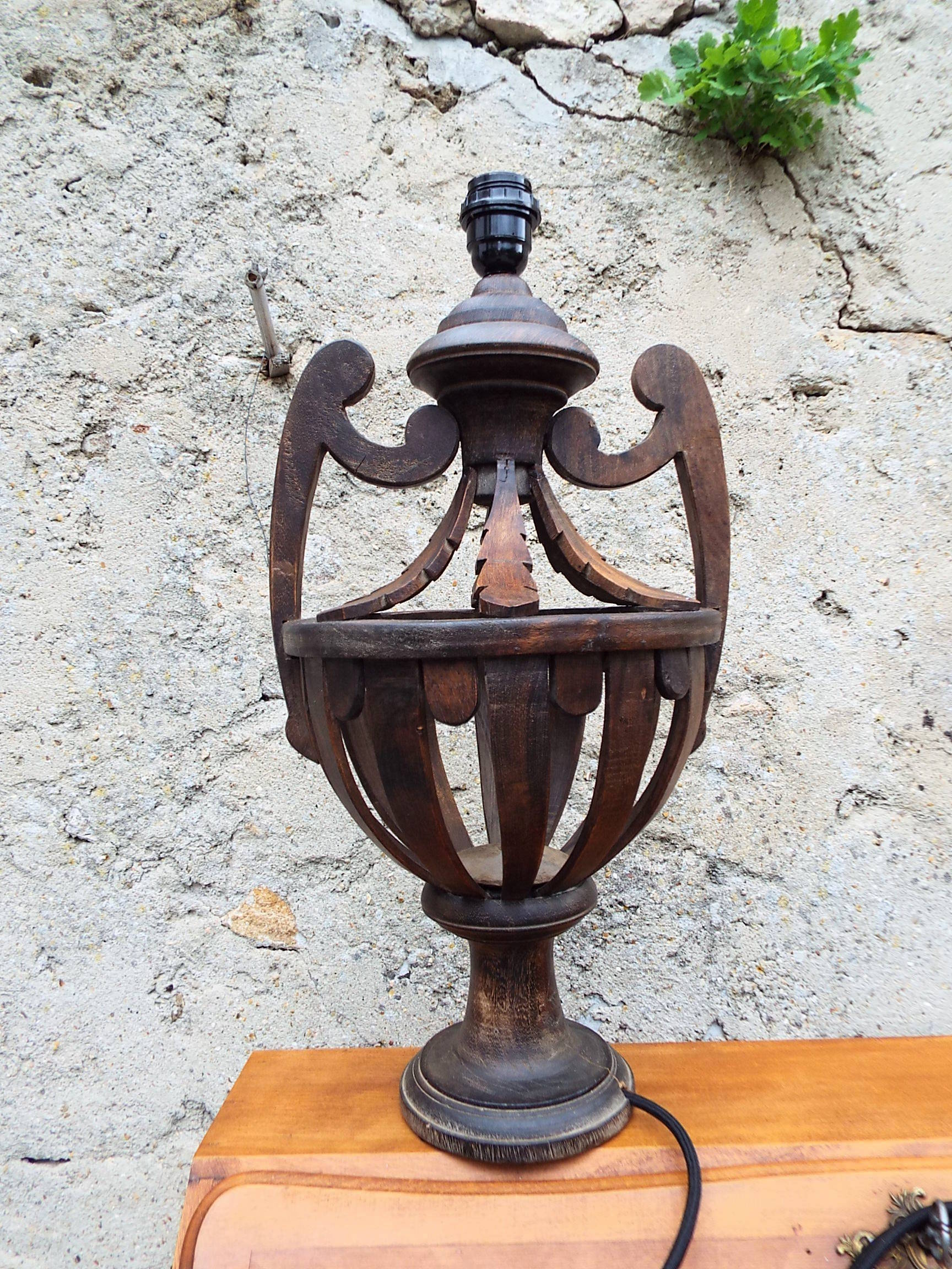 Wooden lamp stand H56