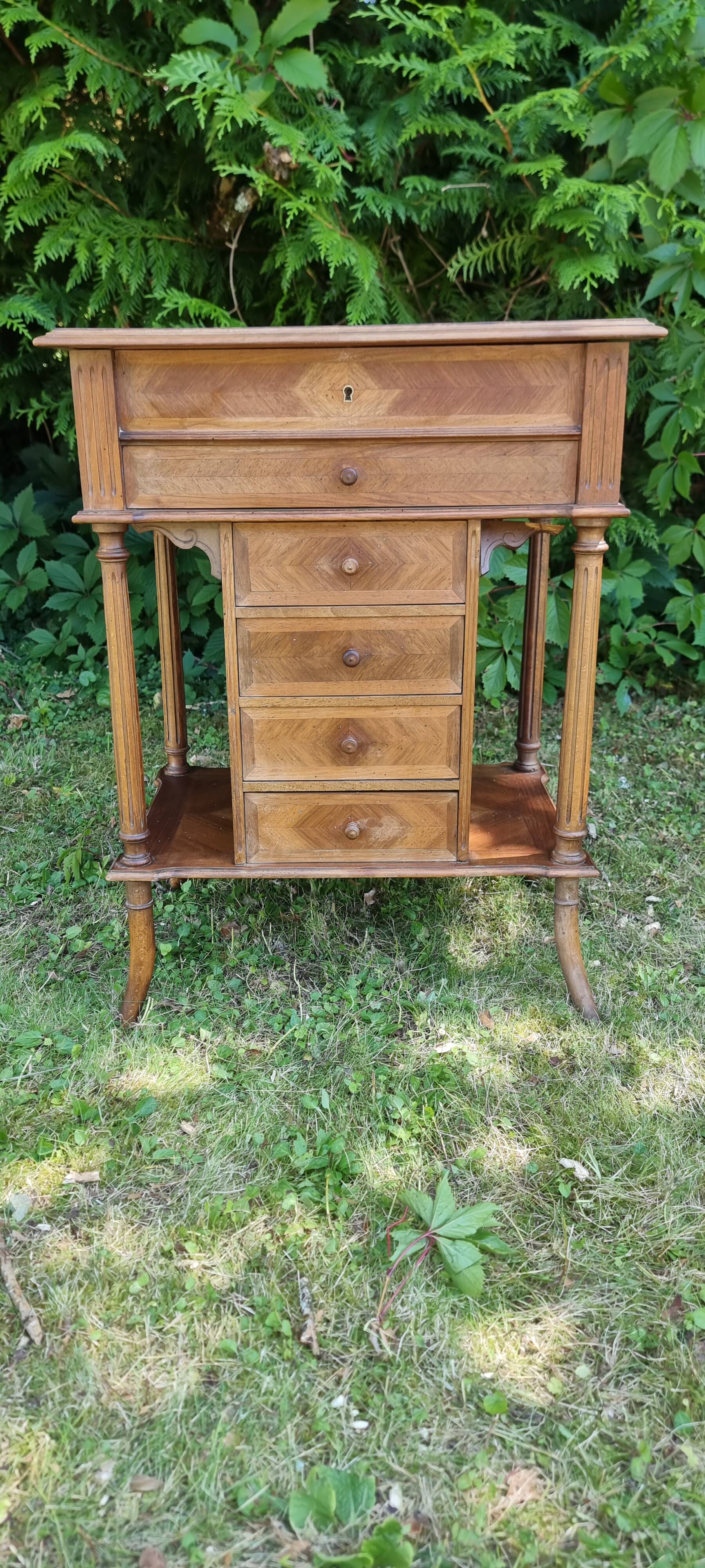 Coiffeuse art nouveau fin 19ème.