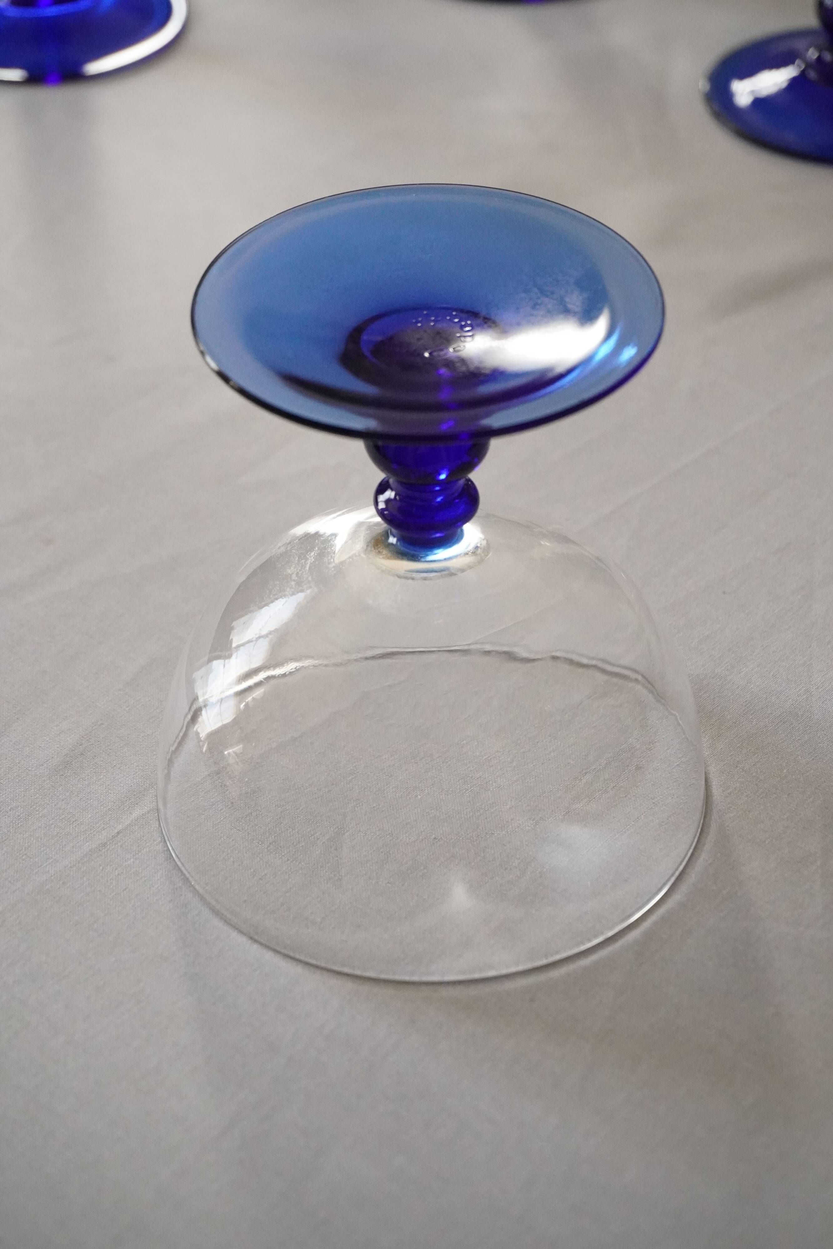 Set of 4 glass (ice cream) bowls, blue stem, Codec