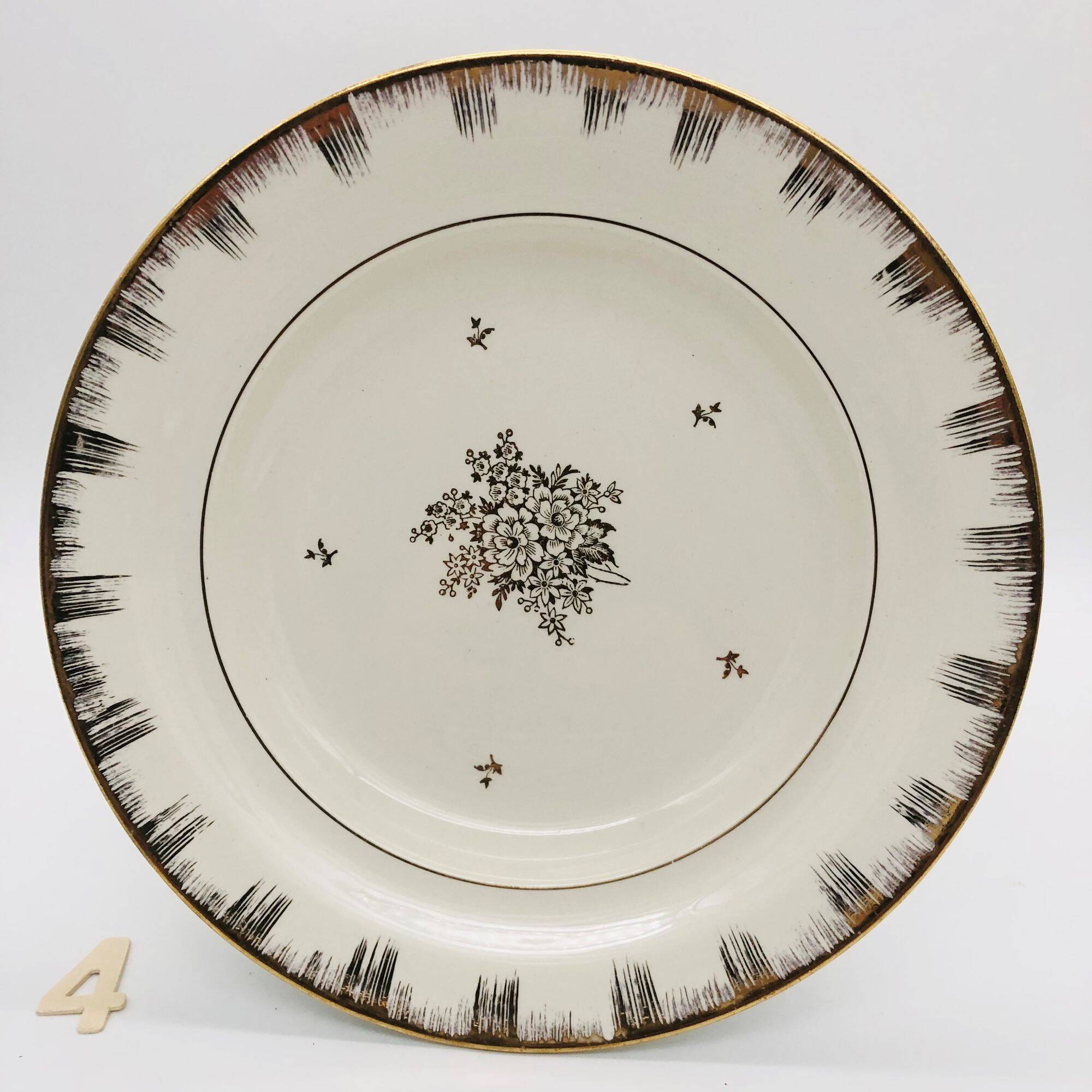 6 deep plates made of semi-porcelain Ardy, serial number 8043.