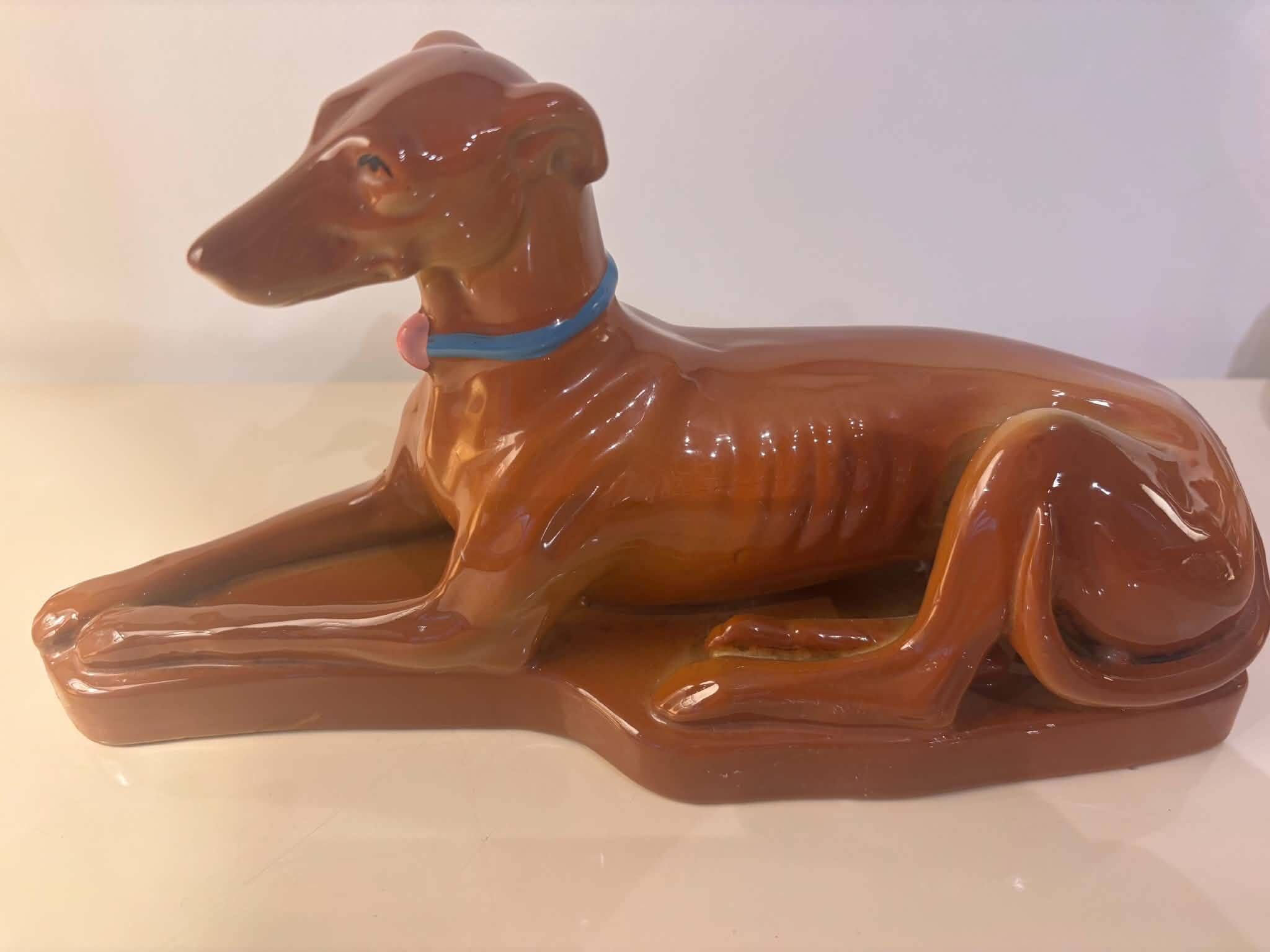 Figurine lévrier