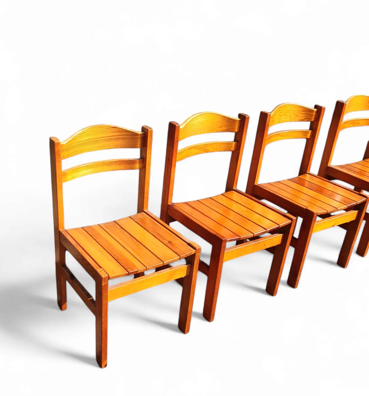 4 chaises de salle à manger en pin des années 1970