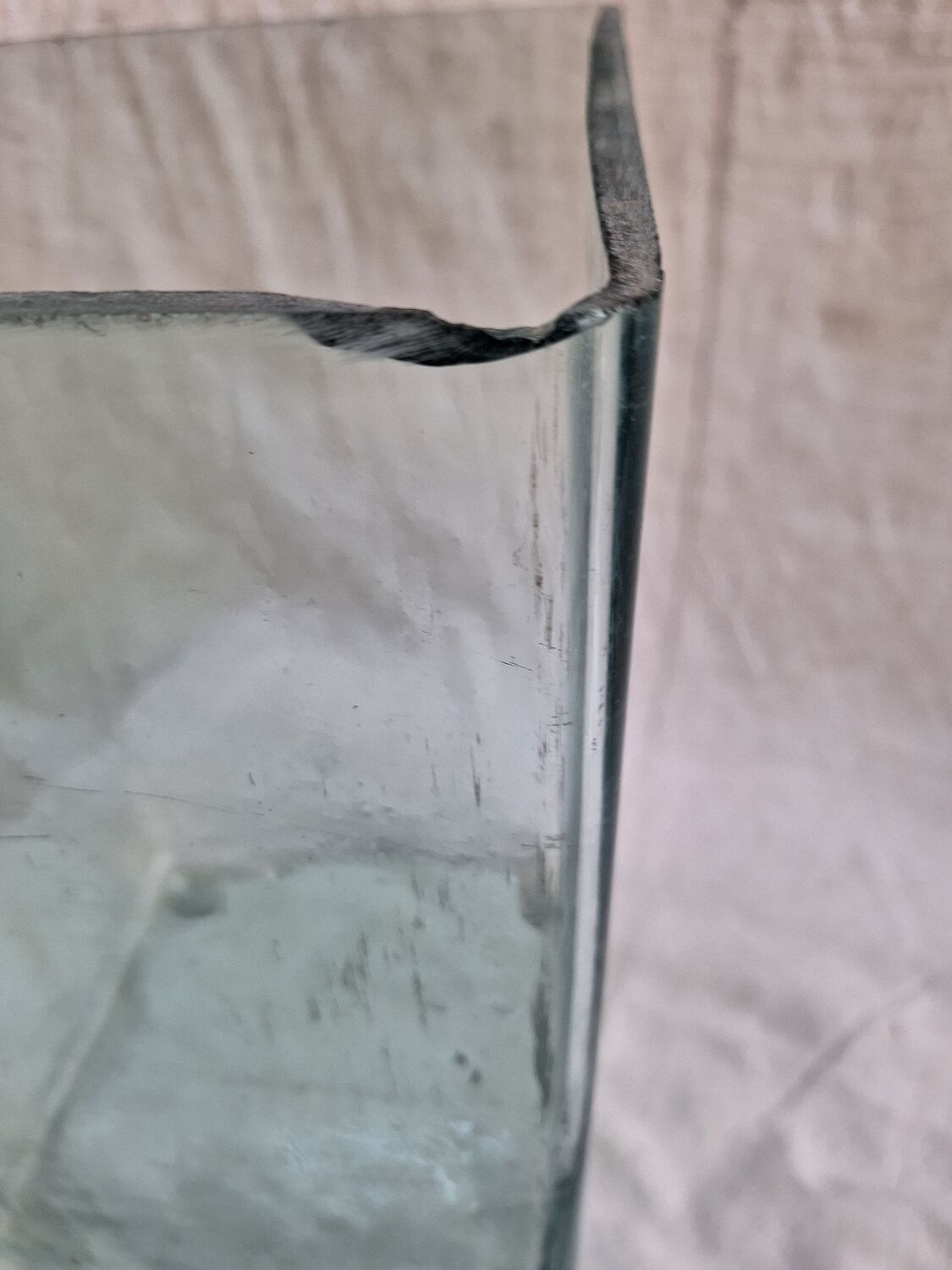 Vase en verre moulé 25 litres
