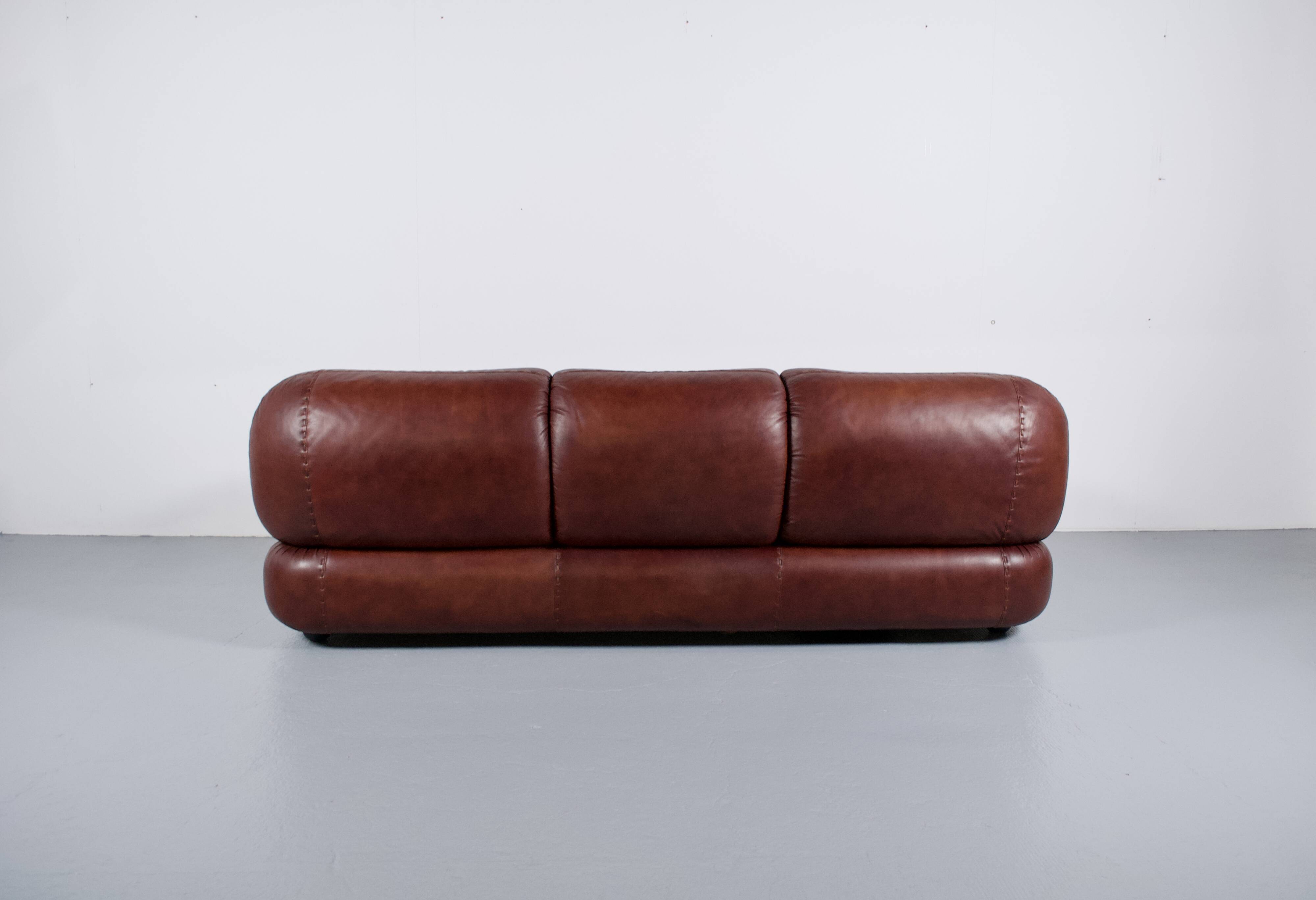 Sapporo leather sofa 1970s by Mobil Girgi publisher
