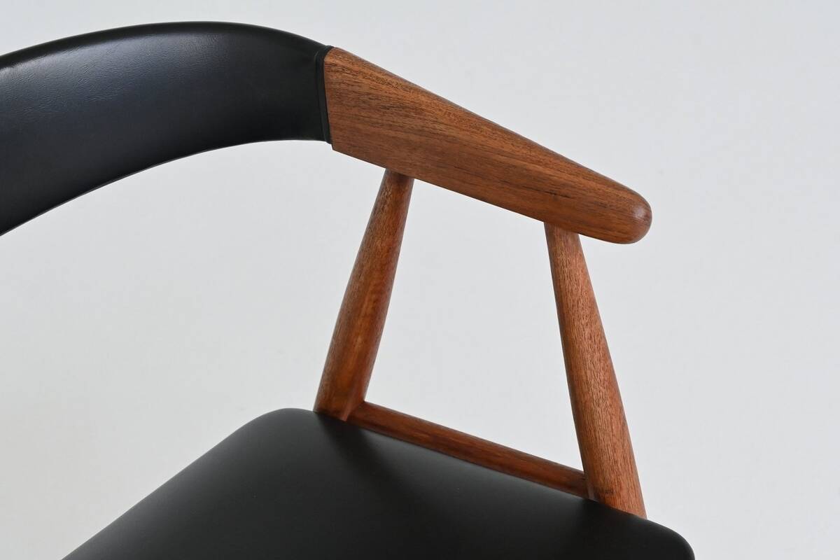 Teak chairs by Aksel Bender Madsen and Ejnar Larsen, Denmark 1960.