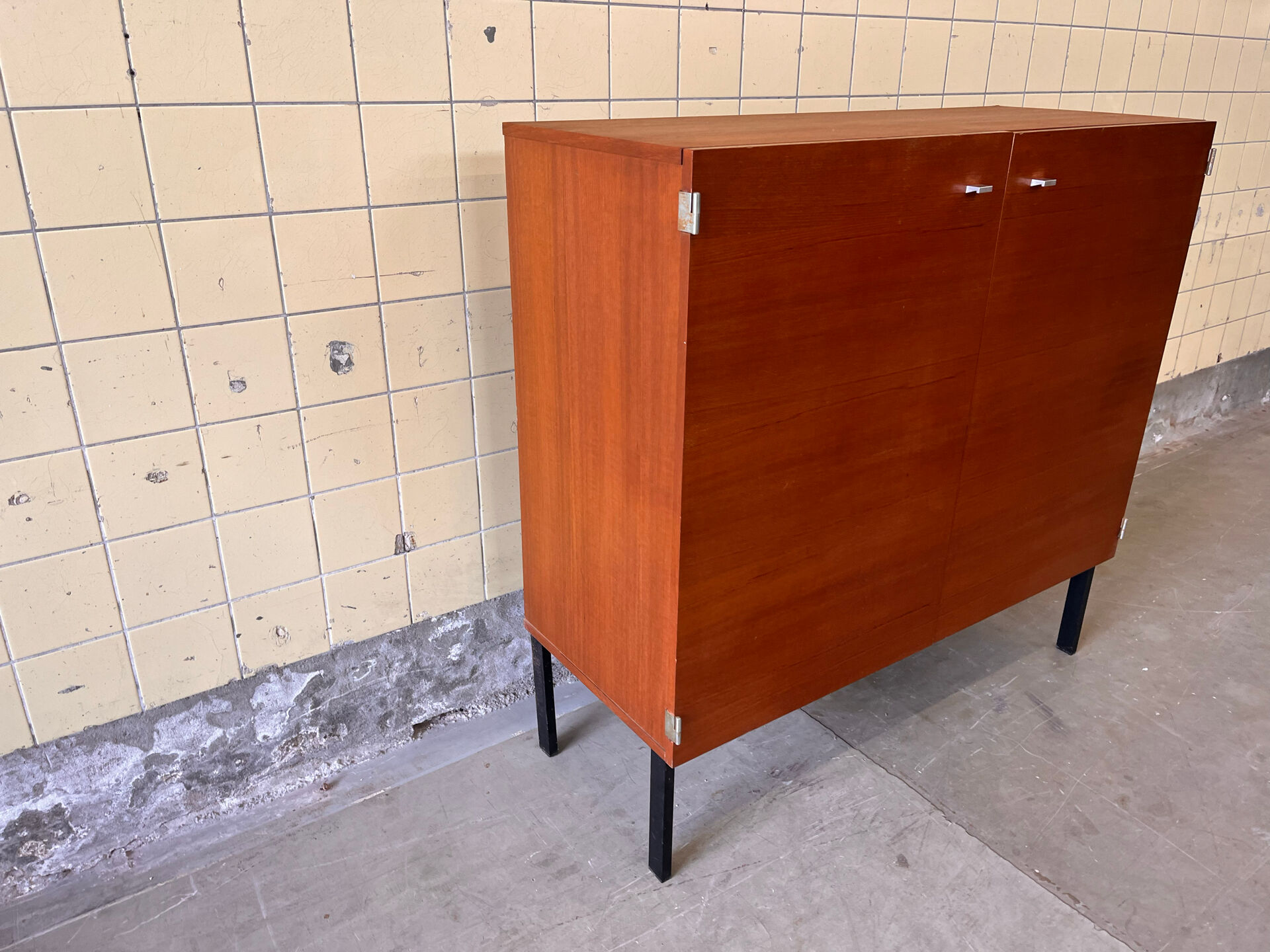 Cabinet by Pierre Guariche for Meurop