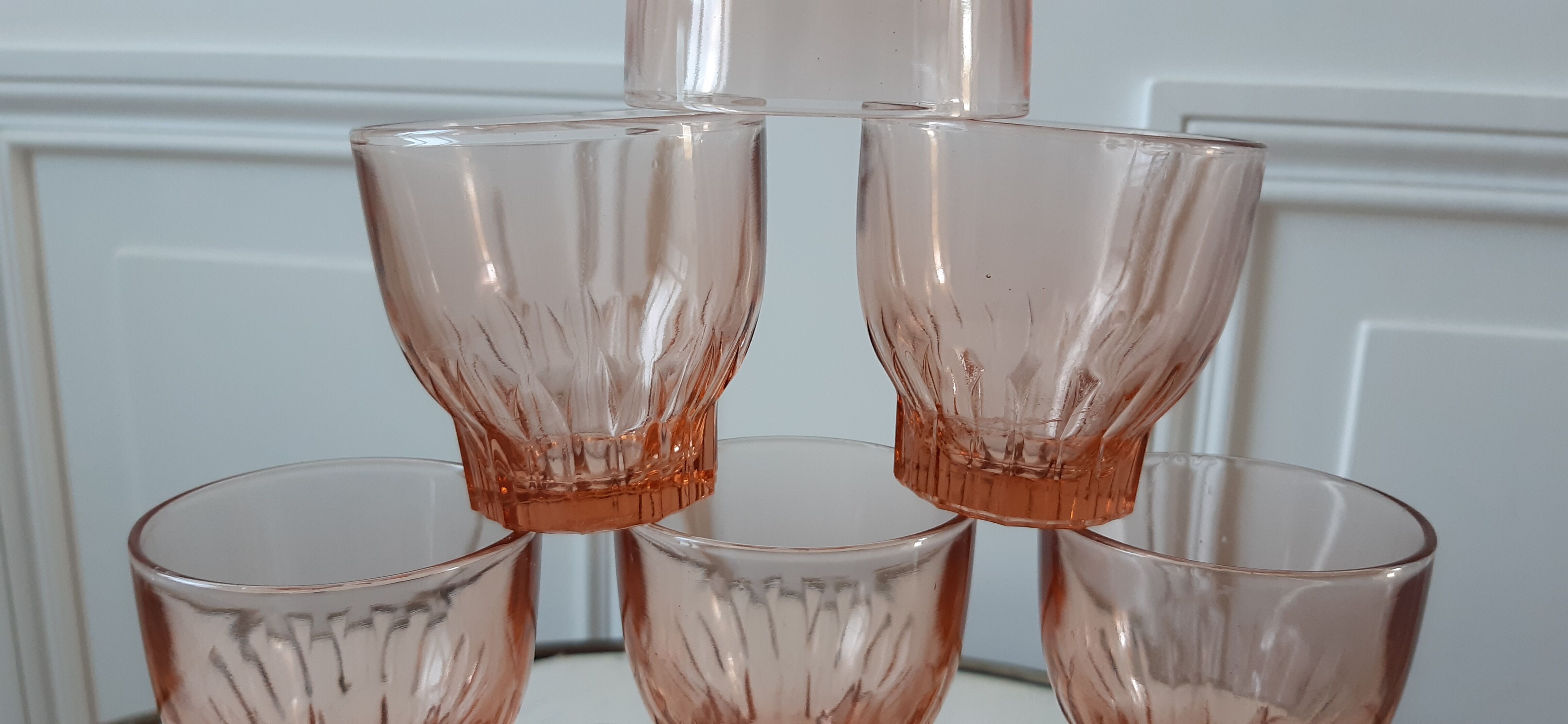Set of 10 art deco pink glass wine/water glasses