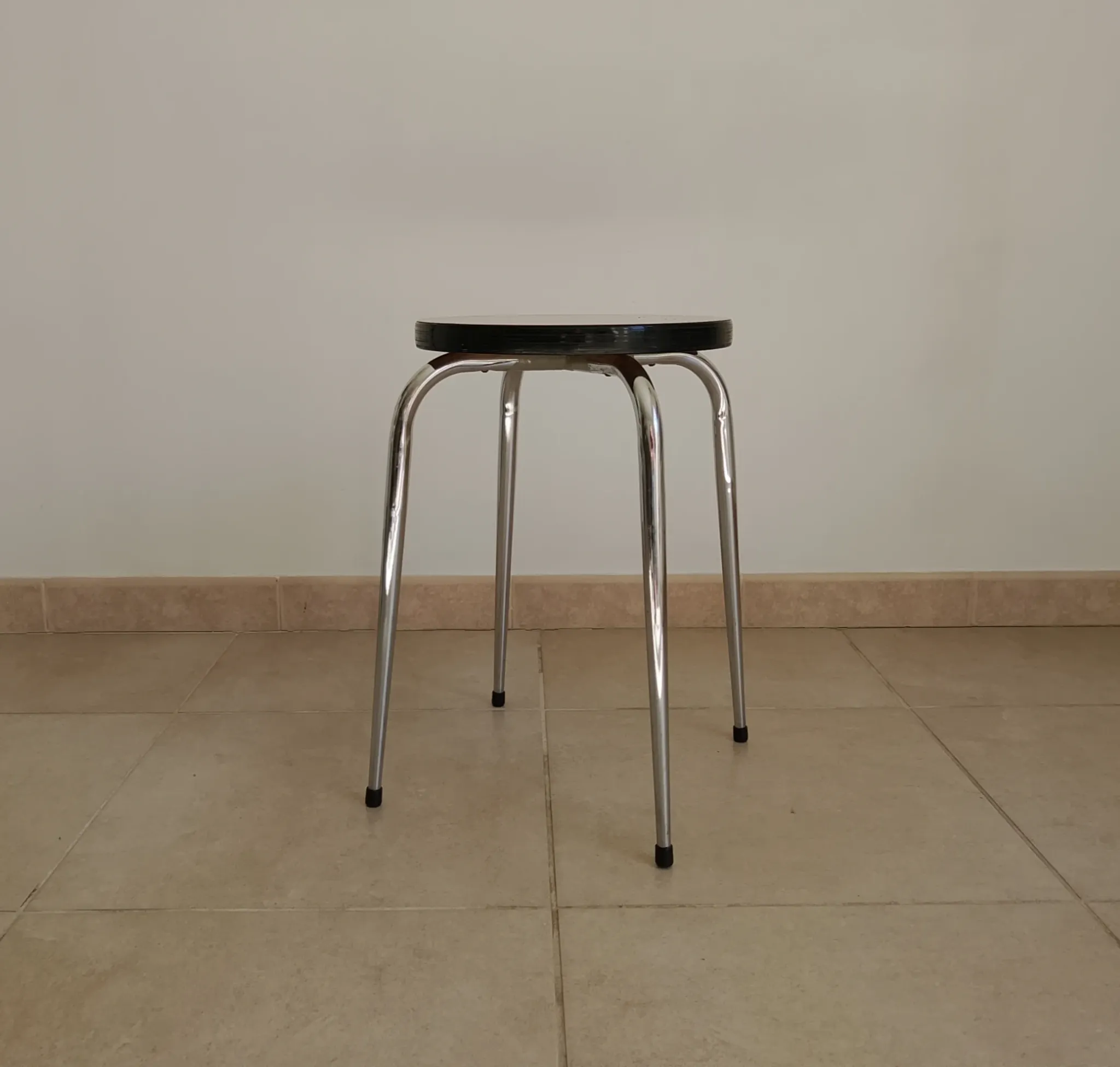 Vintage round stool in Formica from the 1970s.