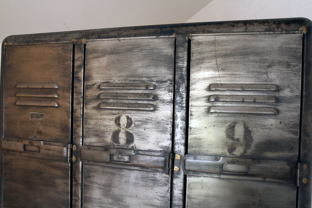 Industrial metal cloakroom 3 doors rounded corners