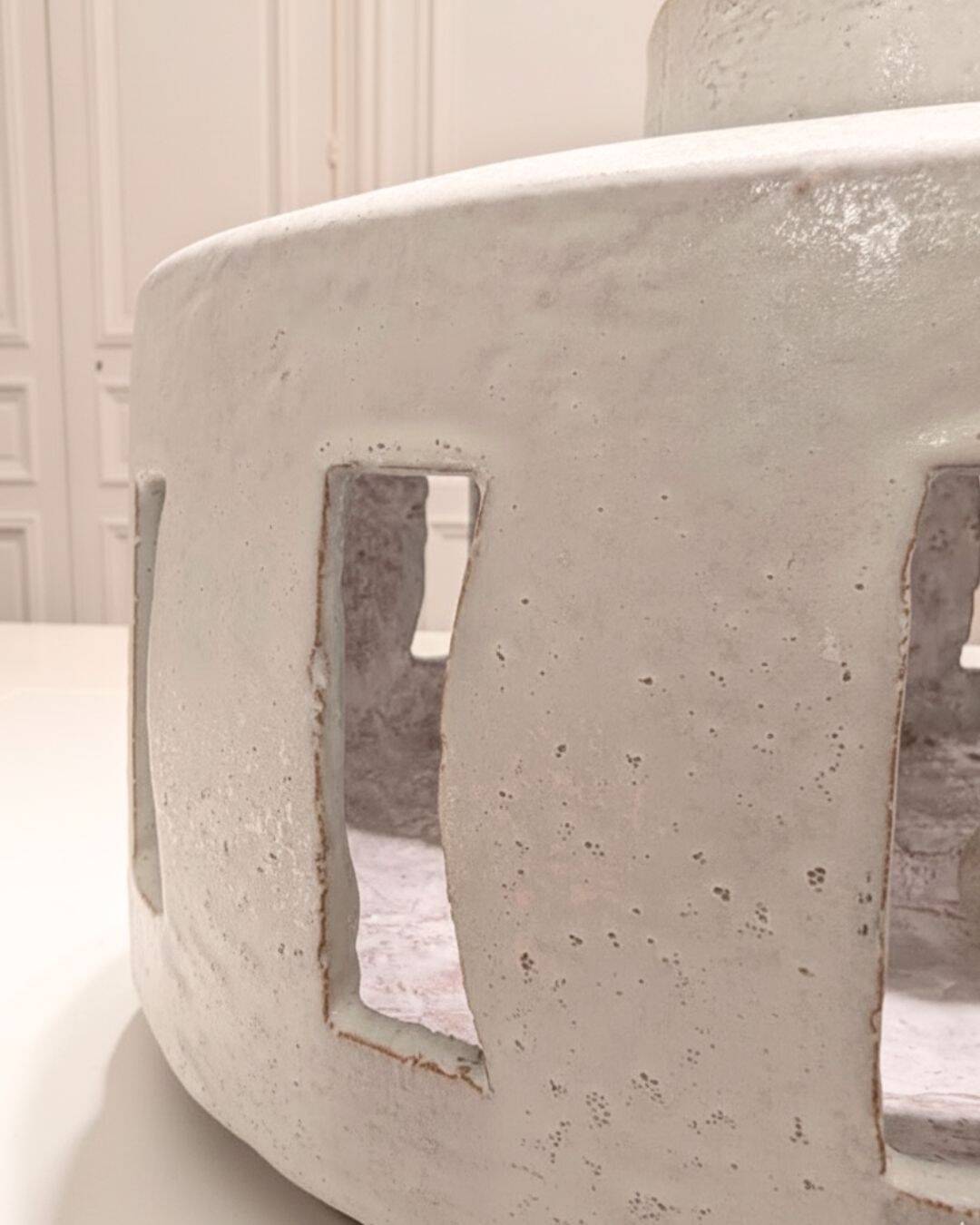 Brutalist lamp in glazed terracotta – Albert Spinelli (20th century)