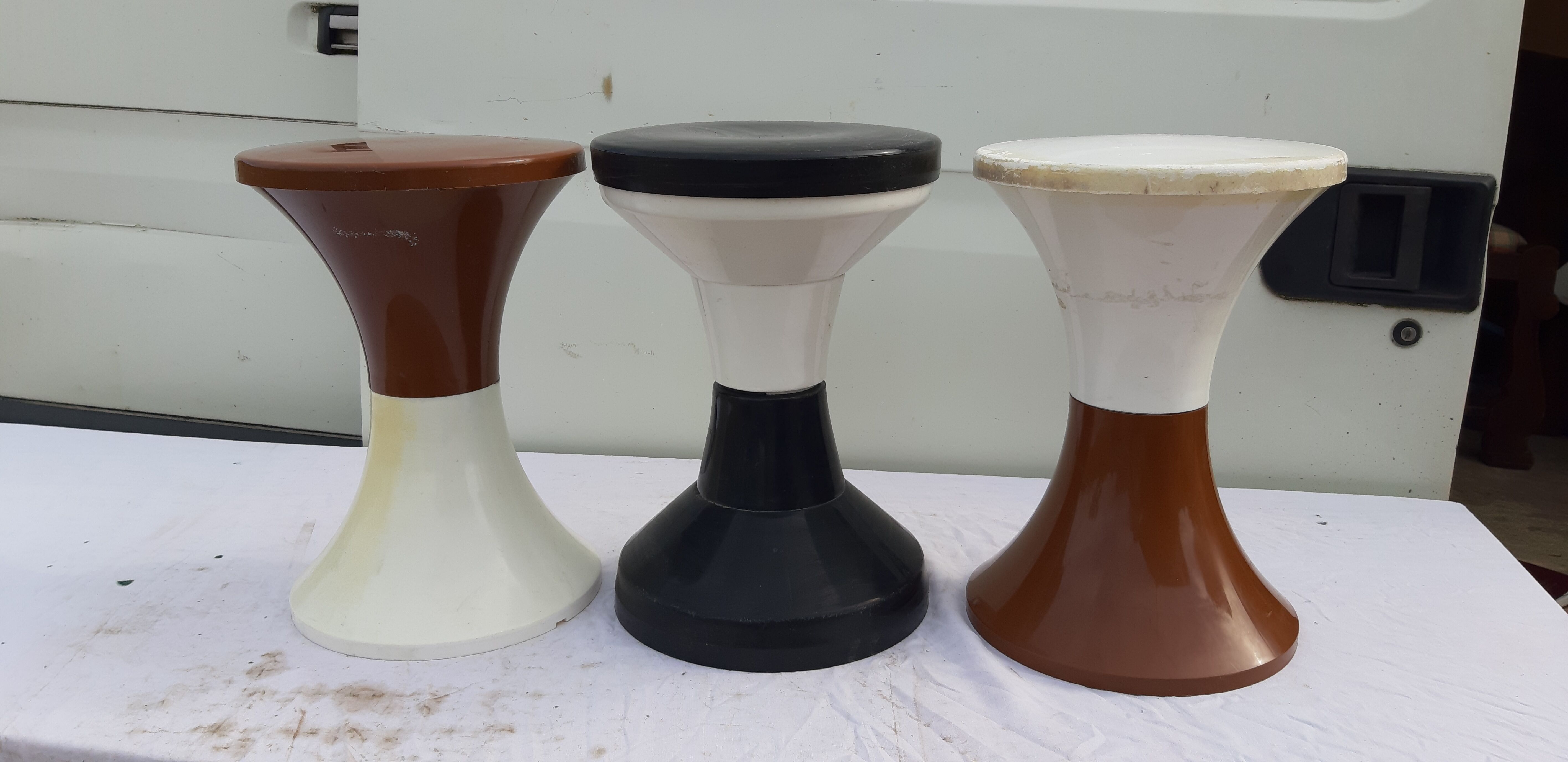 3 vintage tam tam " Stamp " stools