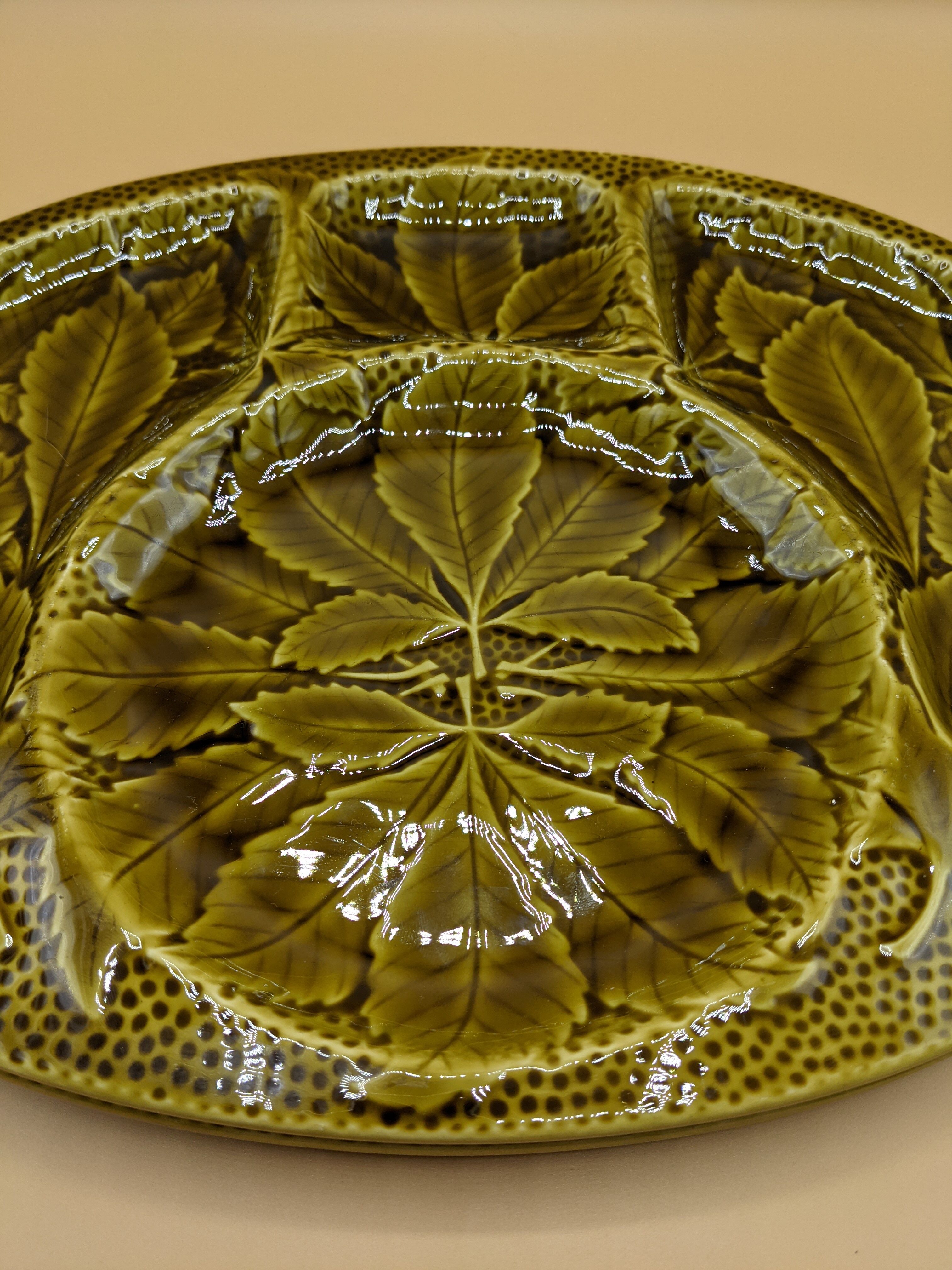 Gien dabbling compartmentalized plate