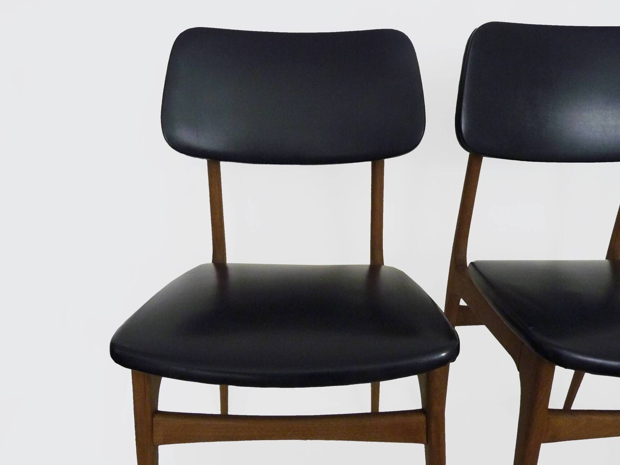 Pair of Scandinavian chairs in beech wood and skai from the 50s