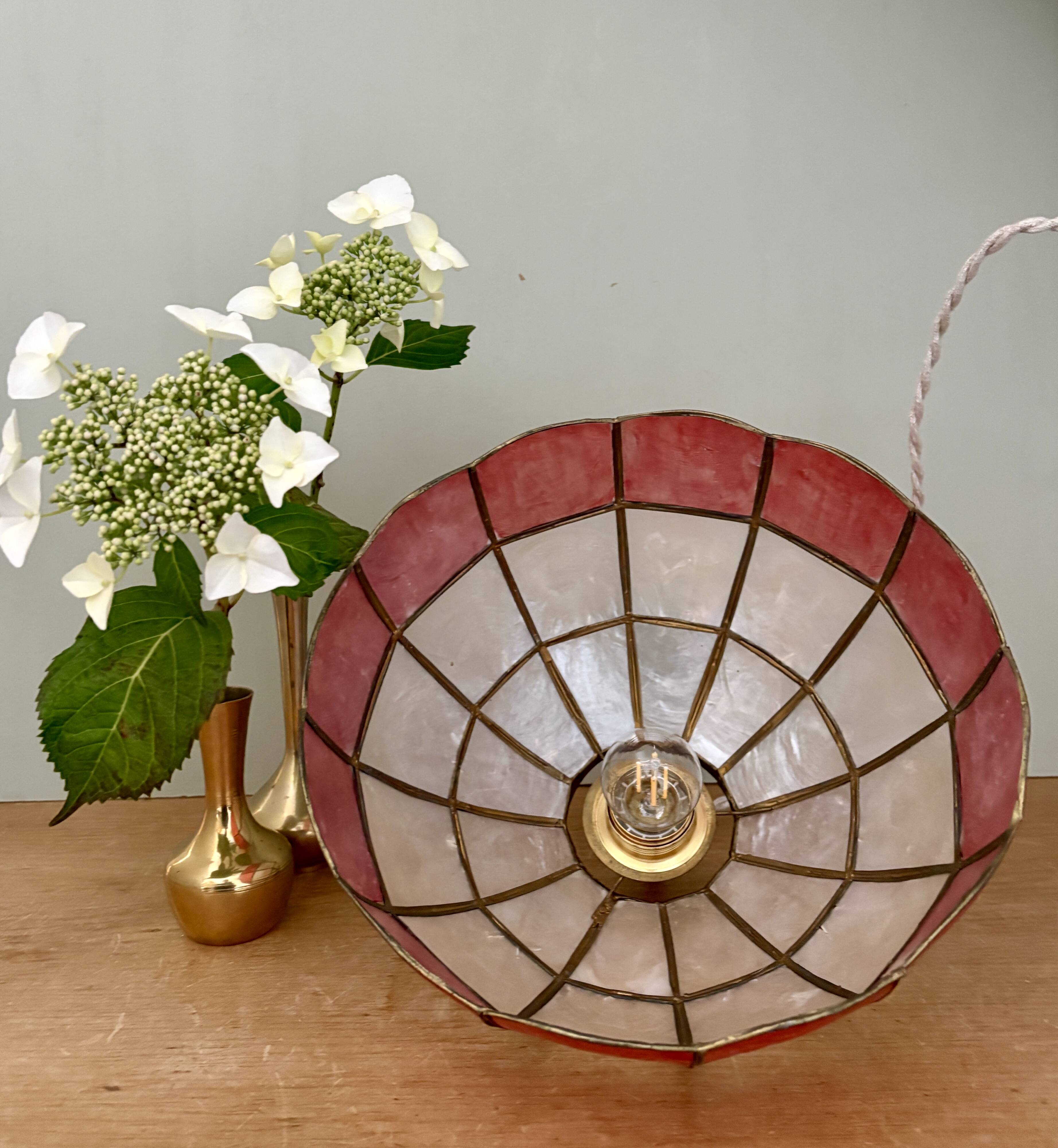Suspension vintage en nacre rouge et blanche