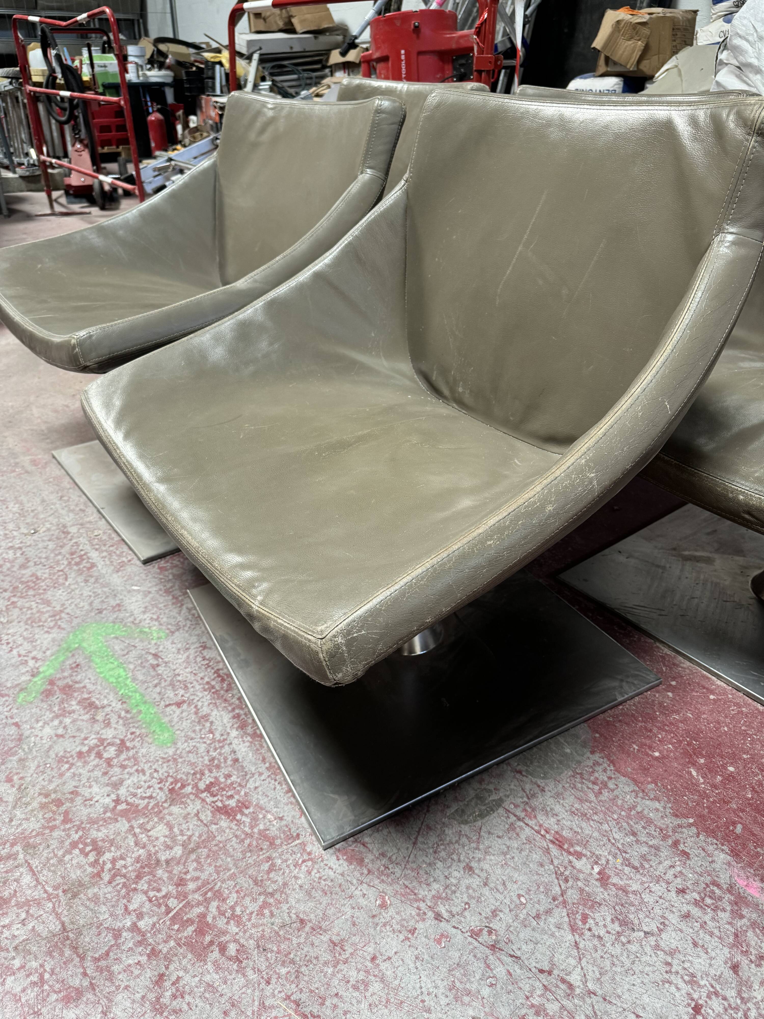 Swivel leather armchair team by wellis