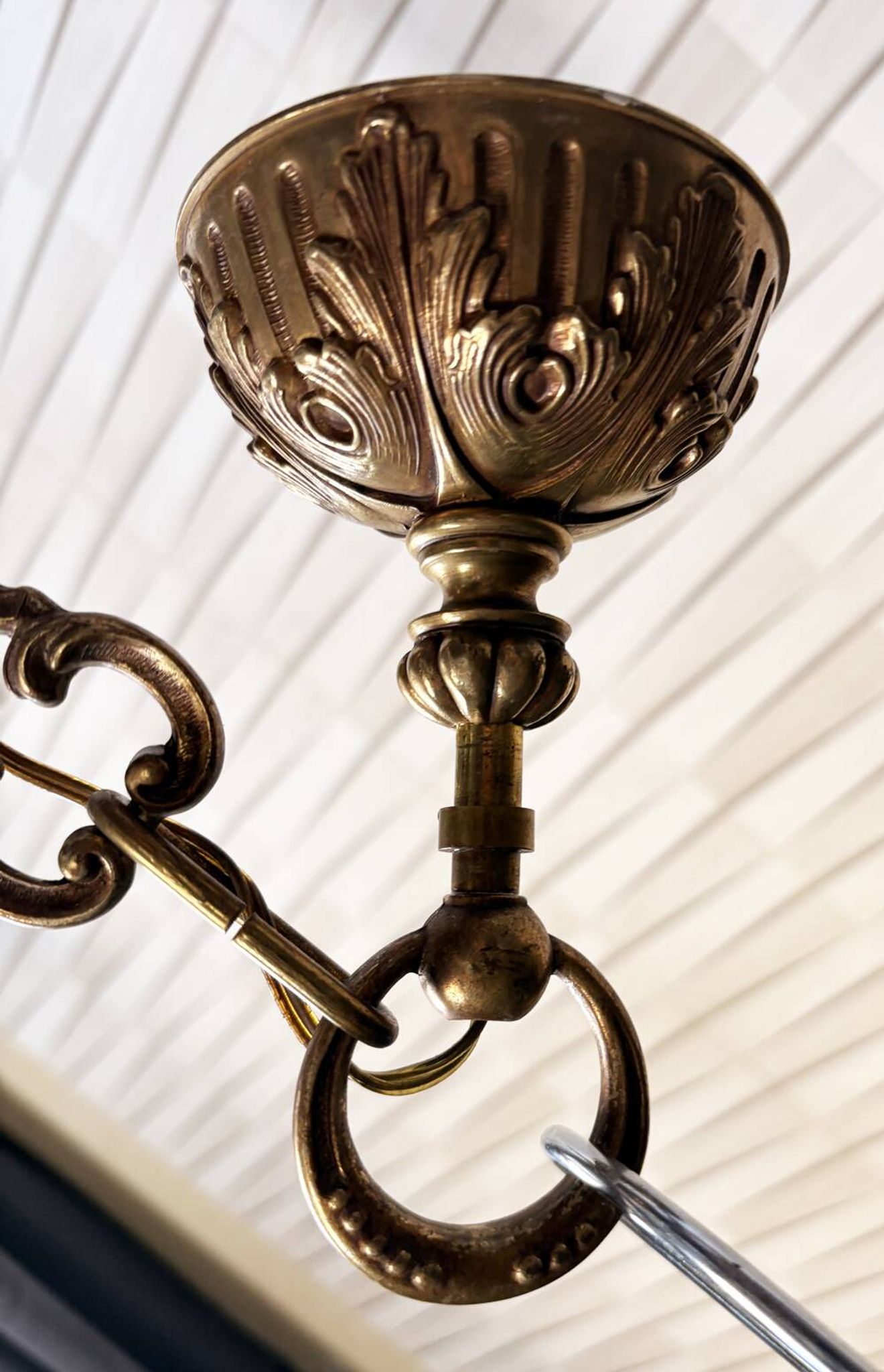 Five-armed golden brass chandelier – neoclassical elegance, Louis XVI spirit.