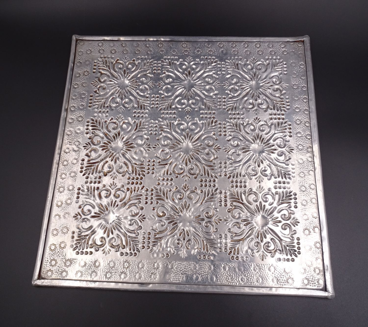 Large flat bottom or aluminum flat rest - Repulsed décor